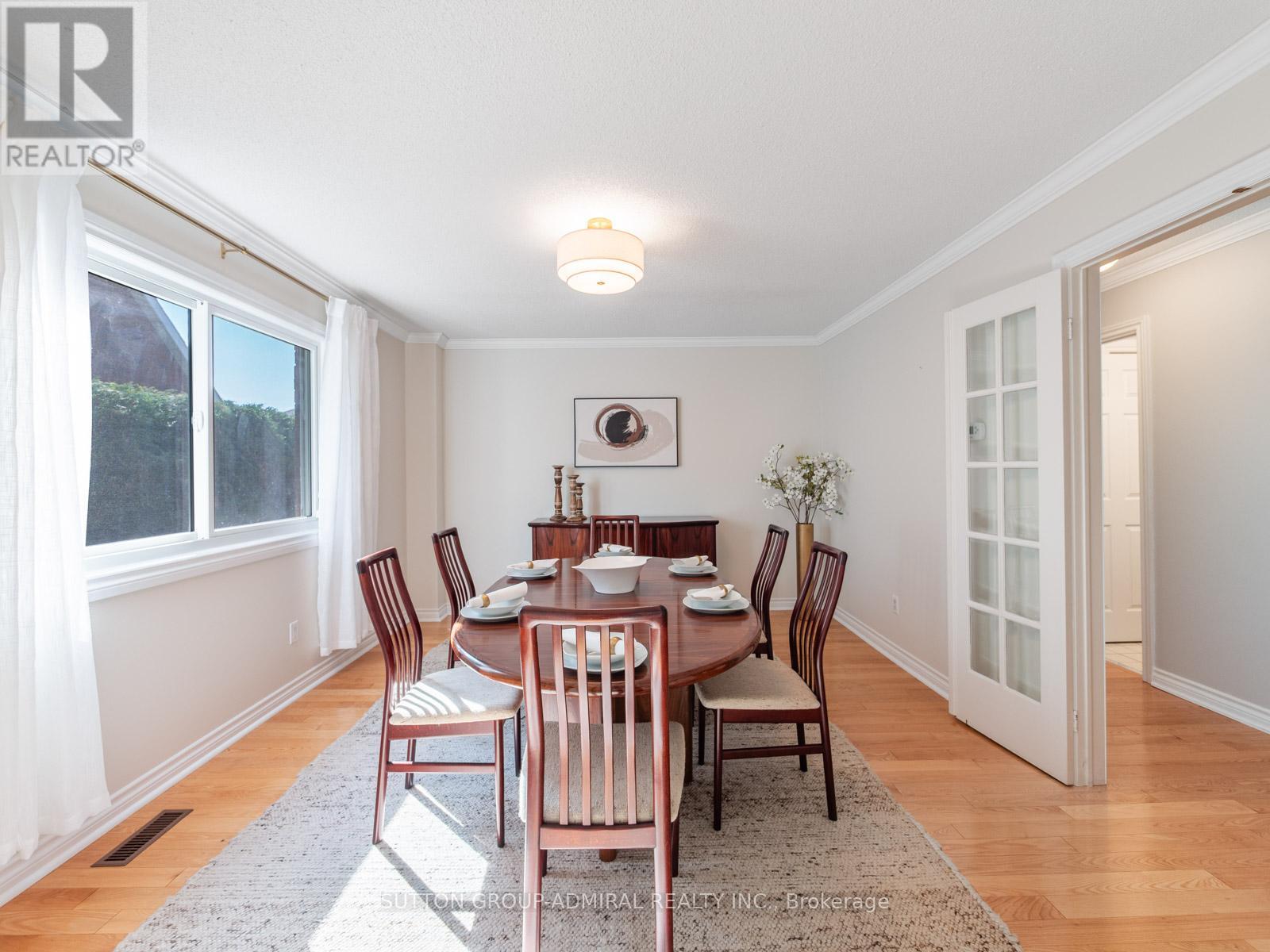 14 Harmony Hill Crescent, Richmond Hill, Ontario  L4C 8Z1 - Photo 10 - N12410803
