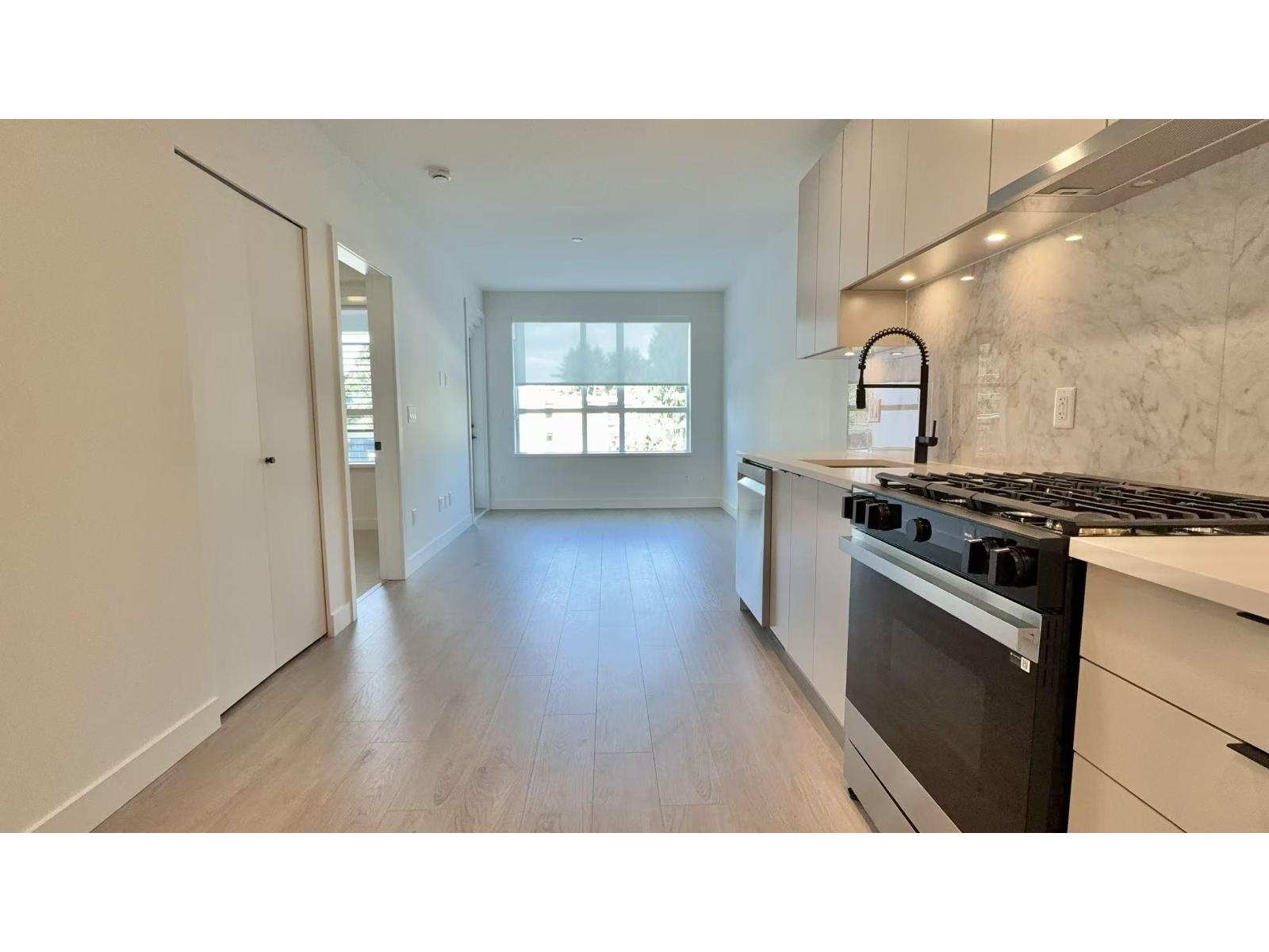 202 13258 105 AVENUE, surrey, British Columbia