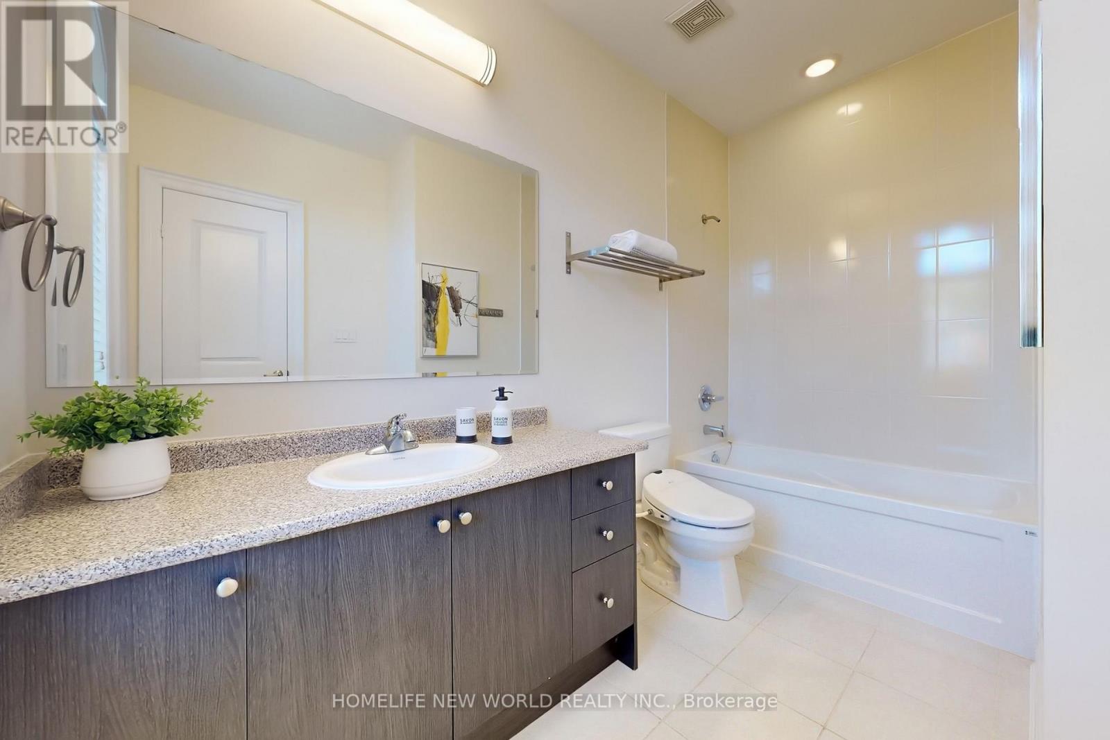 36 Strawbridge Farm Drive, Aurora (Aurora Grove), Ontario  L4G 0V3 - Photo 18 - N12410770