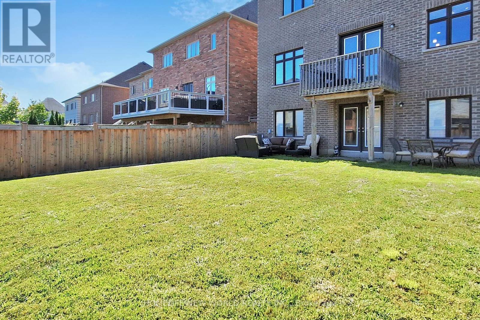 36 Strawbridge Farm Drive, Aurora (Aurora Grove), Ontario  L4G 0V3 - Photo 29 - N12410770