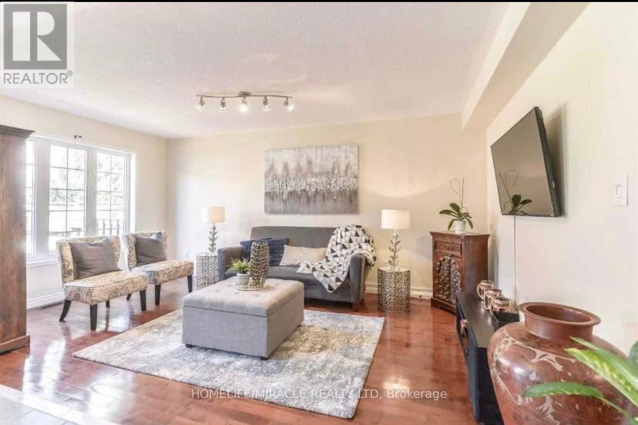 52 Wandering Trail Drive, Brampton, Ontario  L7A 1T3 - Photo 12 - W12410767