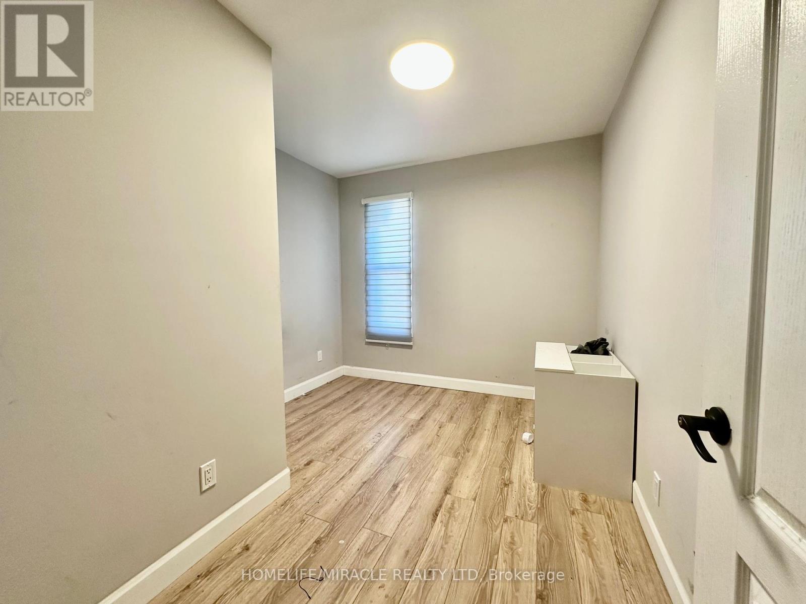 52 Wandering Trail Drive, Brampton, Ontario  L7A 1T3 - Photo 14 - W12410767