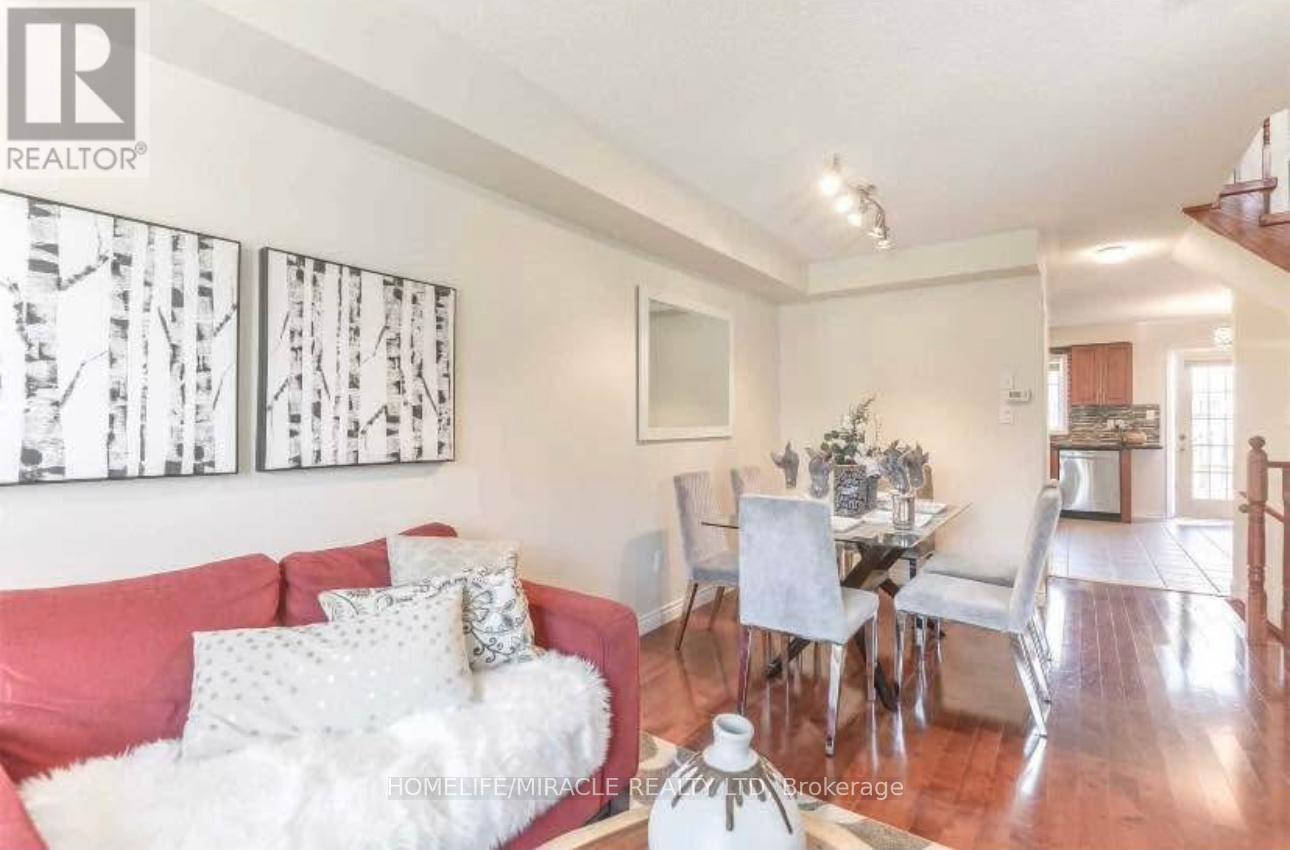 52 Wandering Trail Drive, Brampton, Ontario  L7A 1T3 - Photo 2 - W12410767