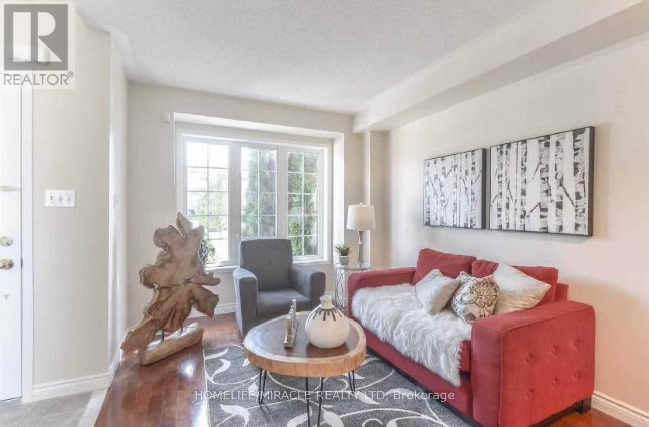 52 Wandering Trail Drive, Brampton, Ontario  L7A 1T3 - Photo 3 - W12410767
