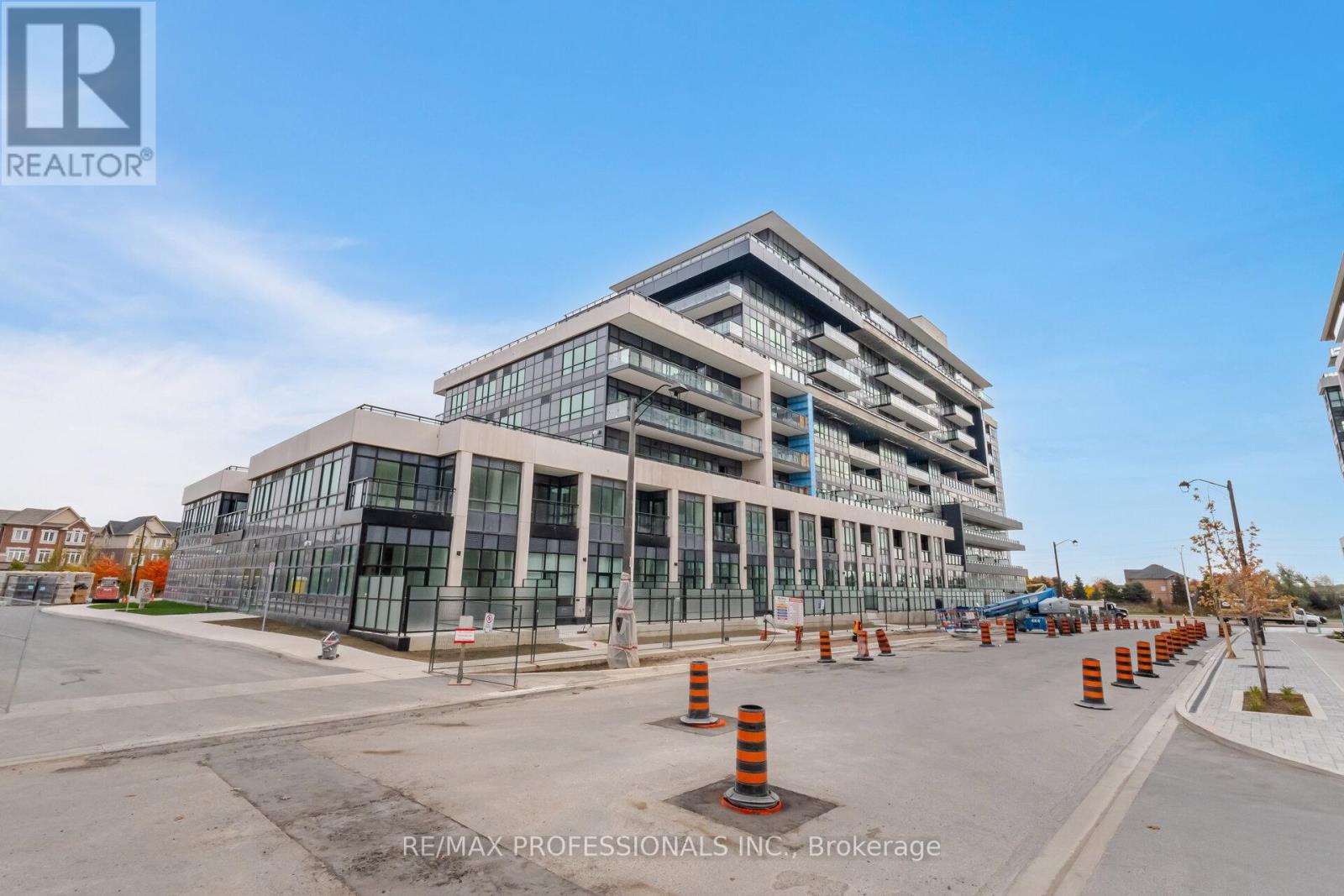 603 - 395 Dundas Street W, Oakville, Ontario  L6M 5R8 - Photo 36 - W12410784