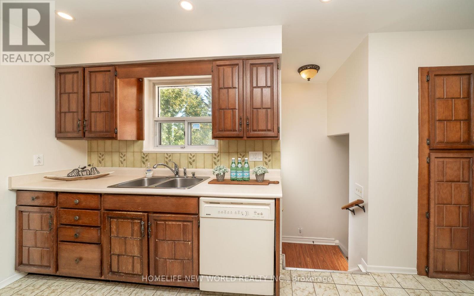 308 Sentinel Road, Toronto, Ontario  M3J 1T8 - Photo 15 - W12410806
