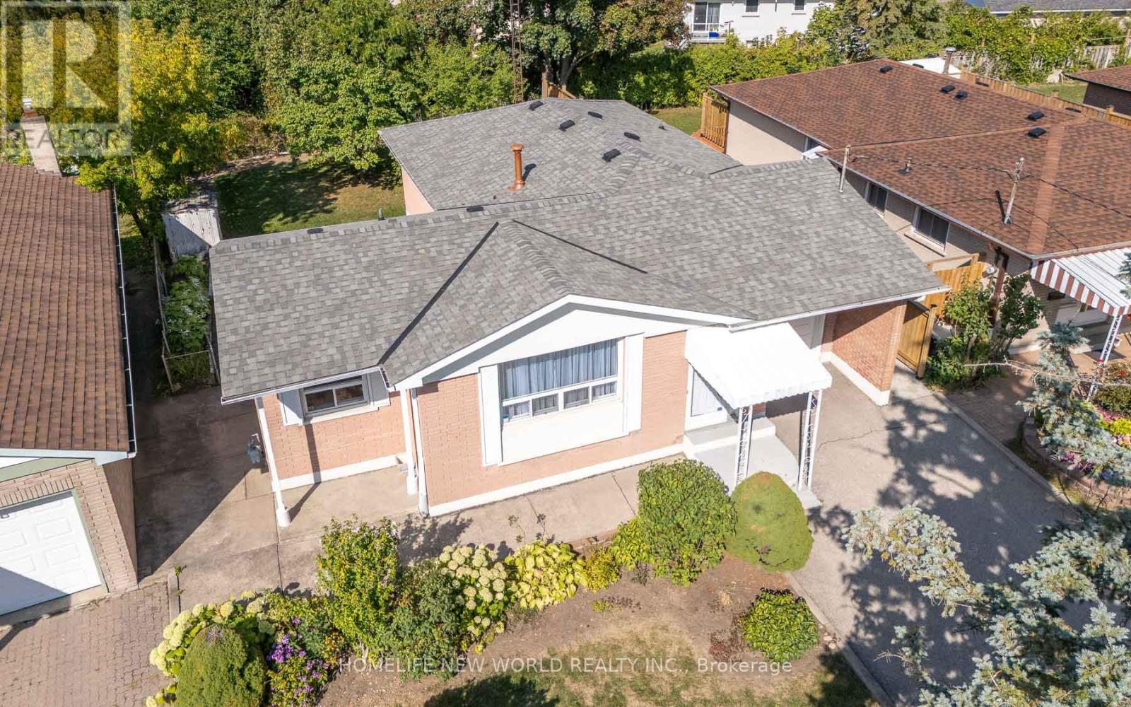 308 Sentinel Road, Toronto, Ontario  M3J 1T8 - Photo 3 - W12410806