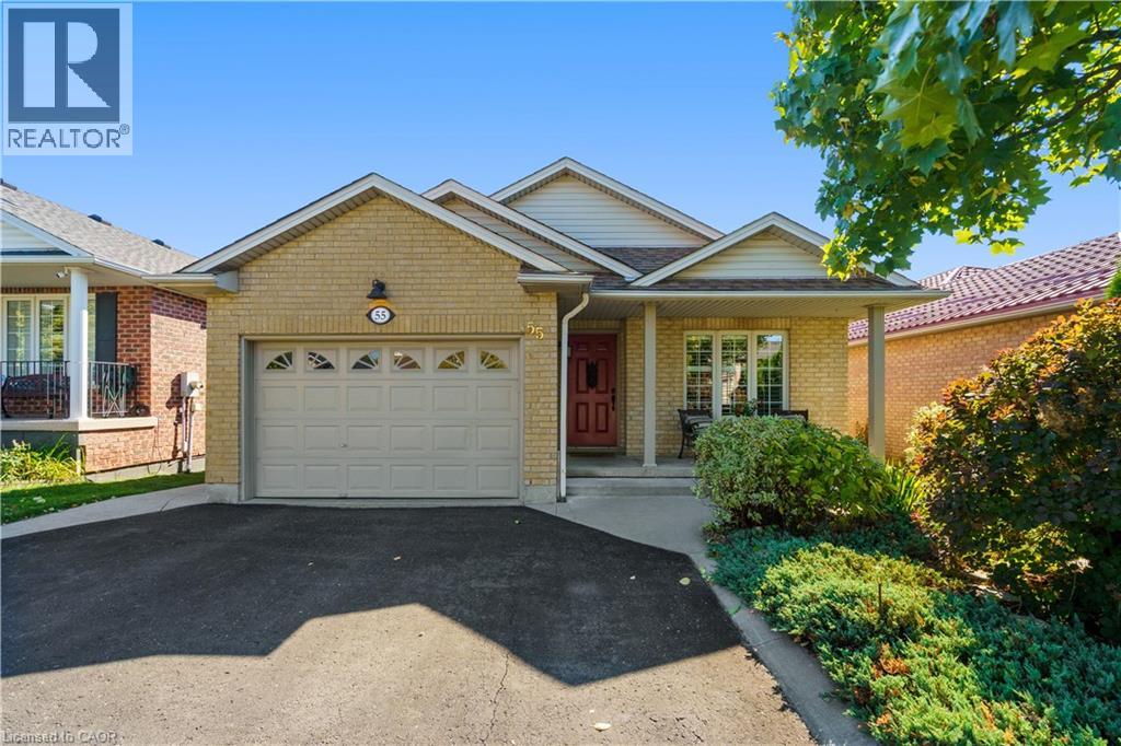55 AMORE Boulevard, Hamilton, Ontario
