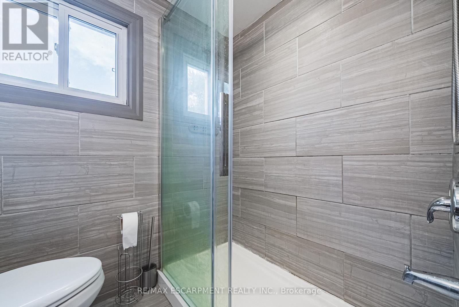 212 Rodgers Road, Hamilton, Ontario  L8K 3C4 - Photo 32 - X12410764