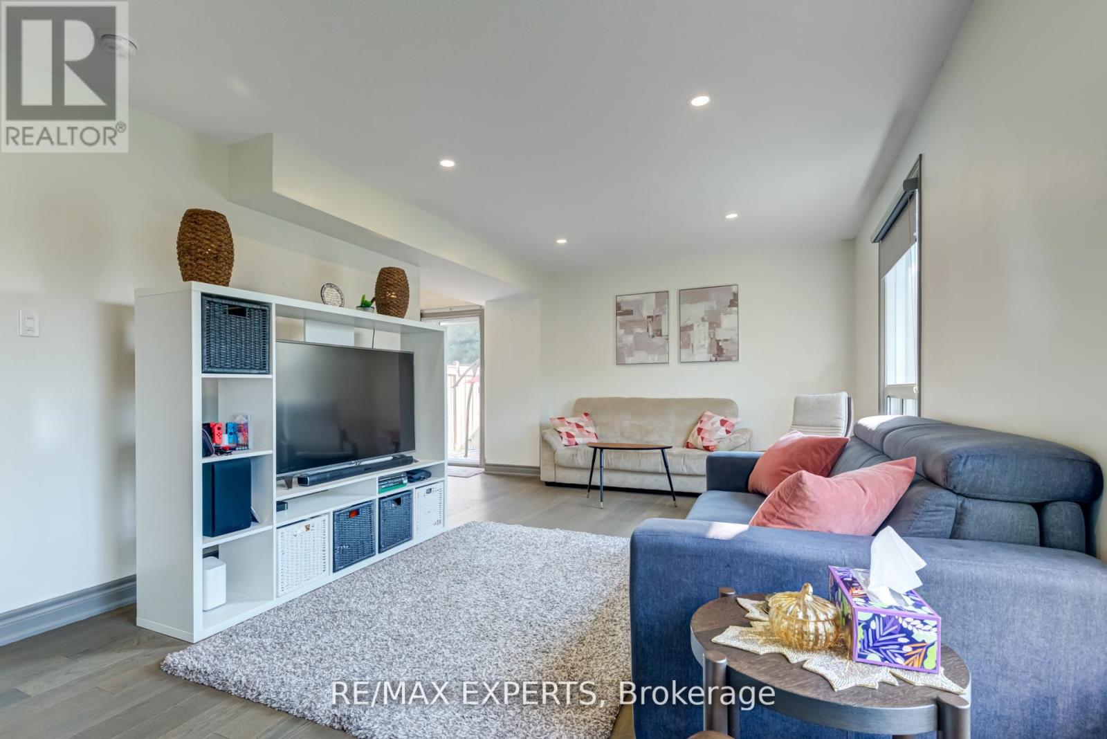 J - 766 Walter Street, Cambridge, Ontario  N3H 4P3 - Photo 2 - X12410776