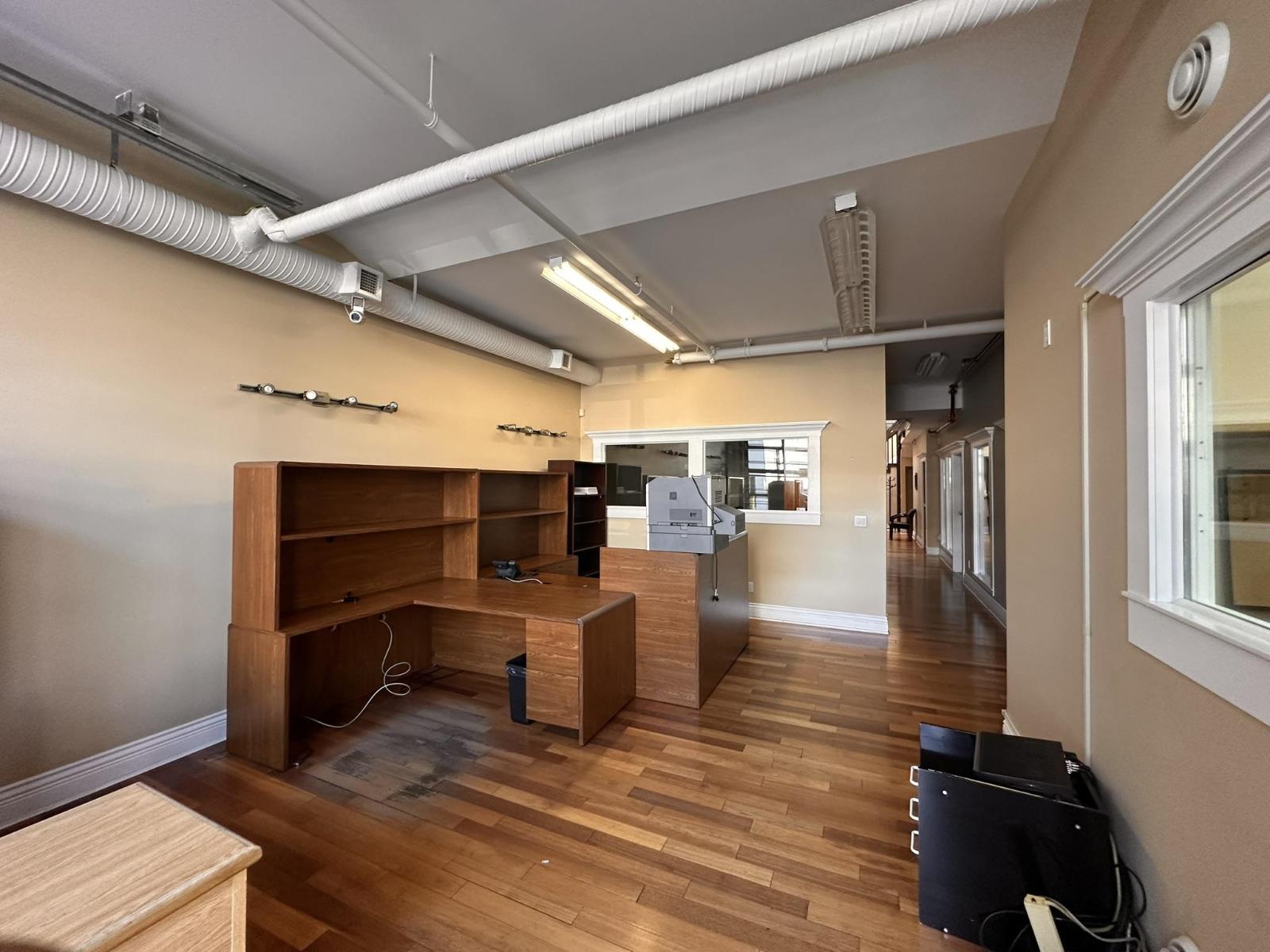 111 & 211 15272 Croydon Drive, Surrey, British Columbia  V3Z 0Z5 - Photo 4 - C8072329