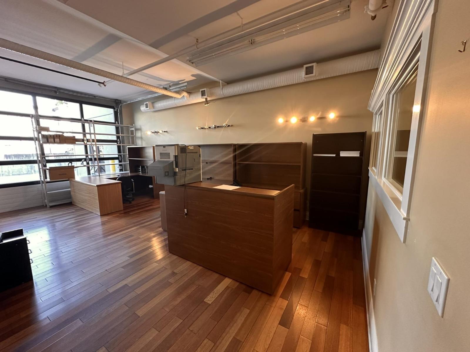 111 & 211 15272 Croydon Drive, Surrey, British Columbia  V3Z 0Z5 - Photo 5 - C8072329