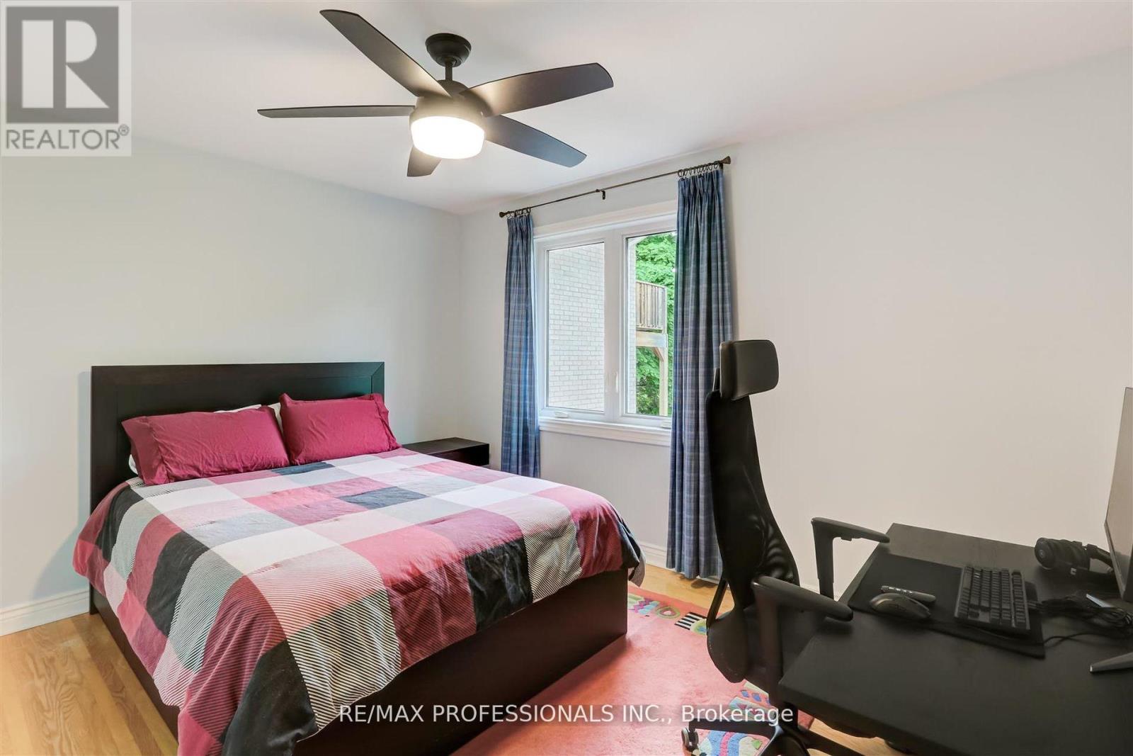 30 Tobruk Crescent, Toronto, Ontario  M2M 3B4 - Photo 16 - C12410834