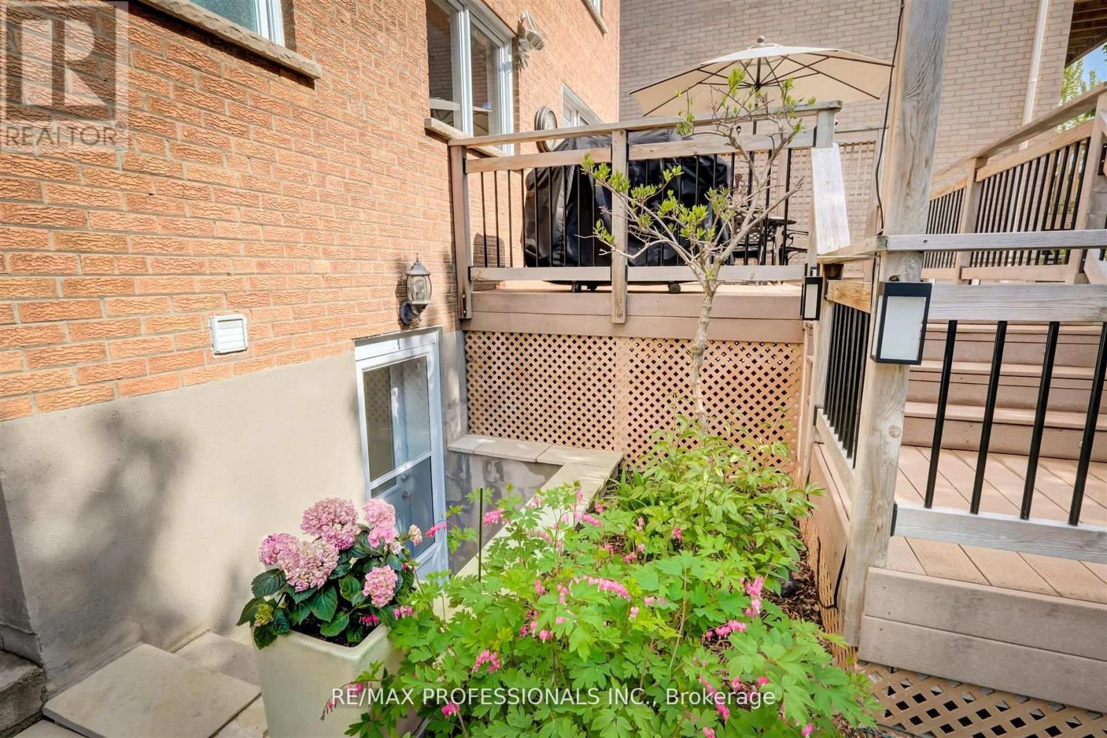 30 Tobruk Crescent, Toronto, Ontario  M2M 3B4 - Photo 25 - C12410834