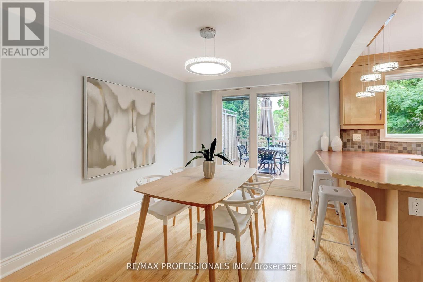 30 Tobruk Crescent, Toronto, Ontario  M2M 3B4 - Photo 7 - C12410834