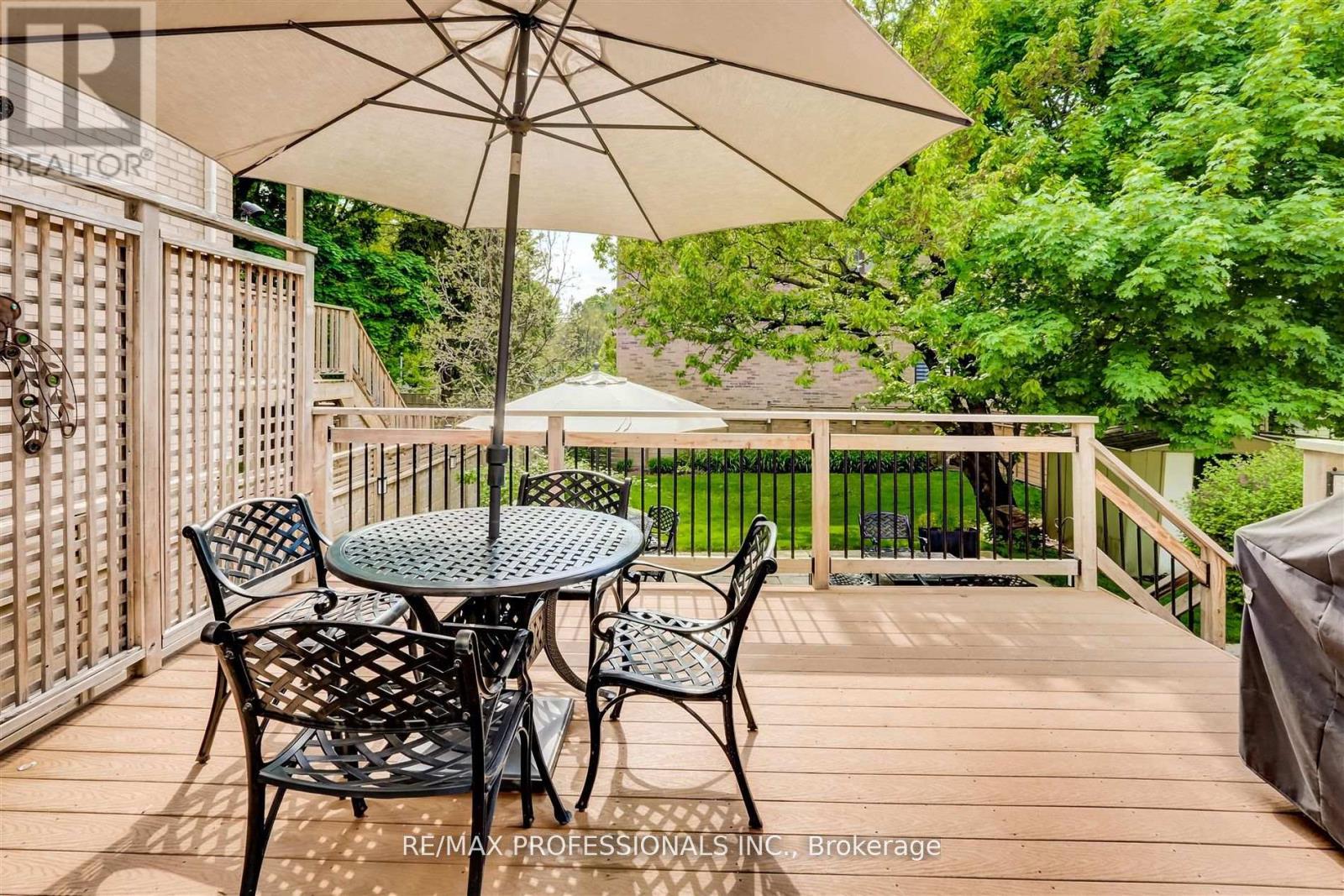 30 Tobruk Crescent, Toronto, Ontario  M2M 3B4 - Photo 9 - C12410834