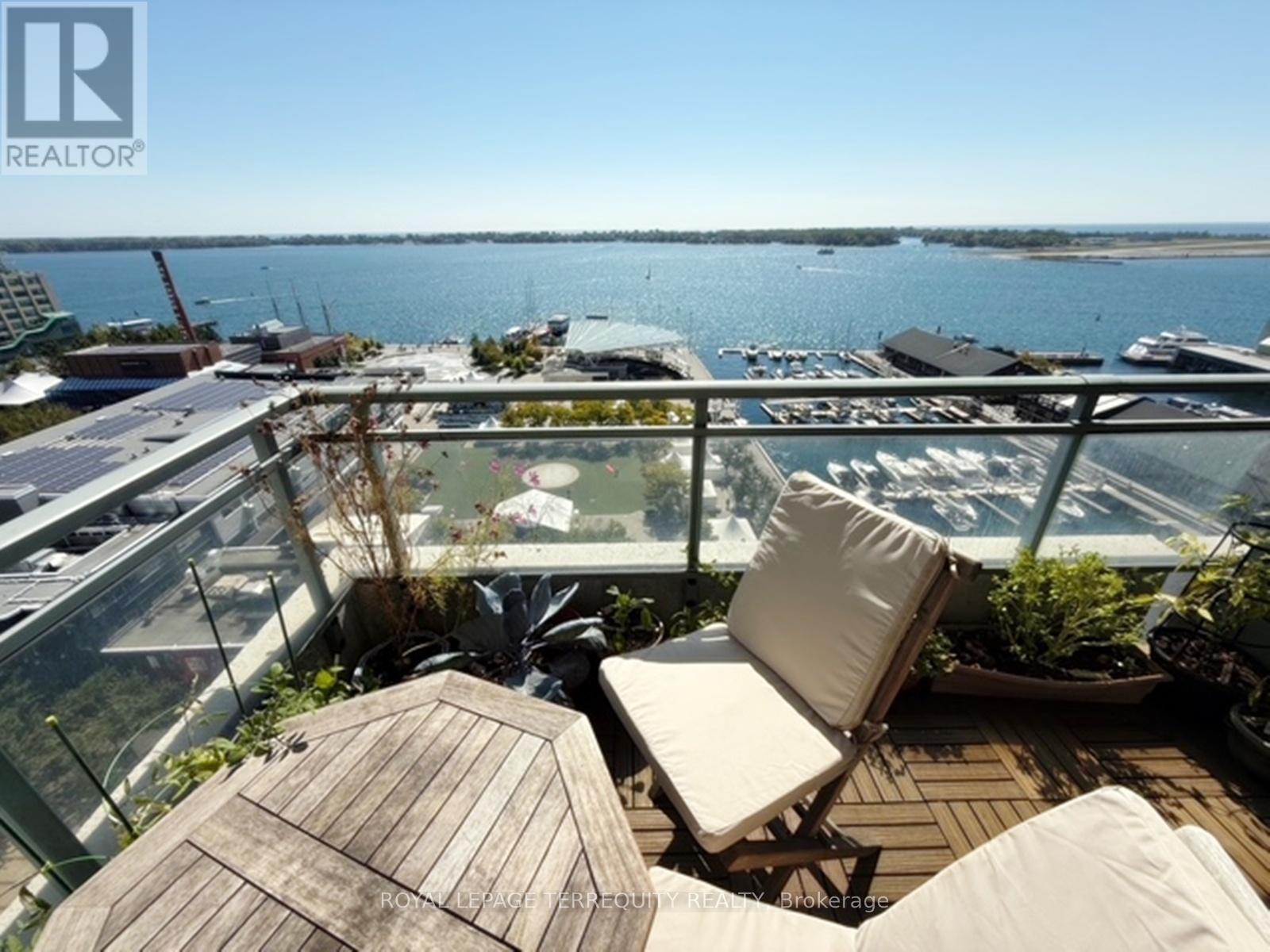 1818 - 230 Queens Quay W, Toronto (Waterfront Communities), Ontario  M5J 2Y7 - Photo 1 - C12407895