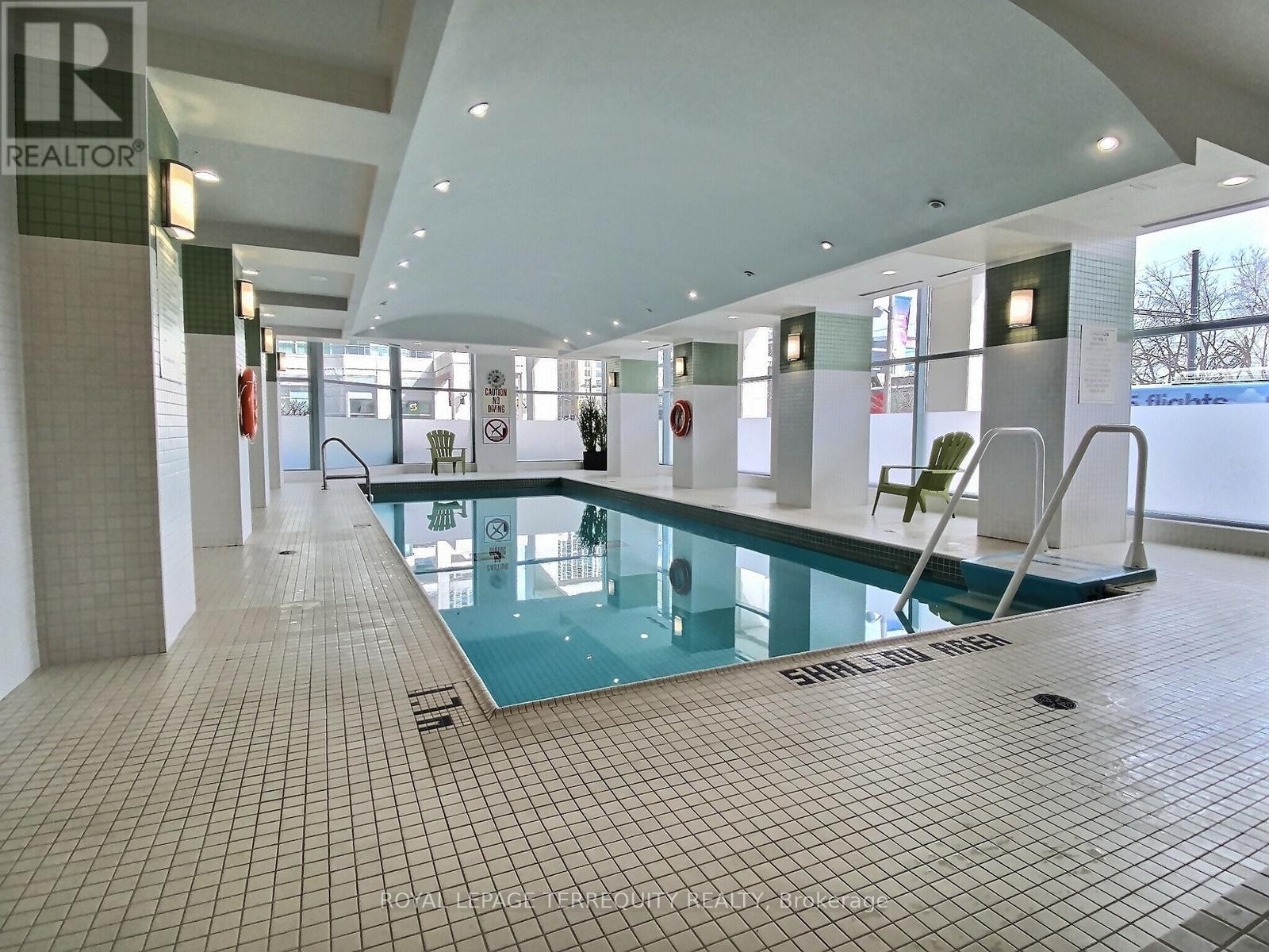 1818 - 230 Queens Quay W, Toronto (Waterfront Communities), Ontario  M5J 2Y7 - Photo 17 - C12407895