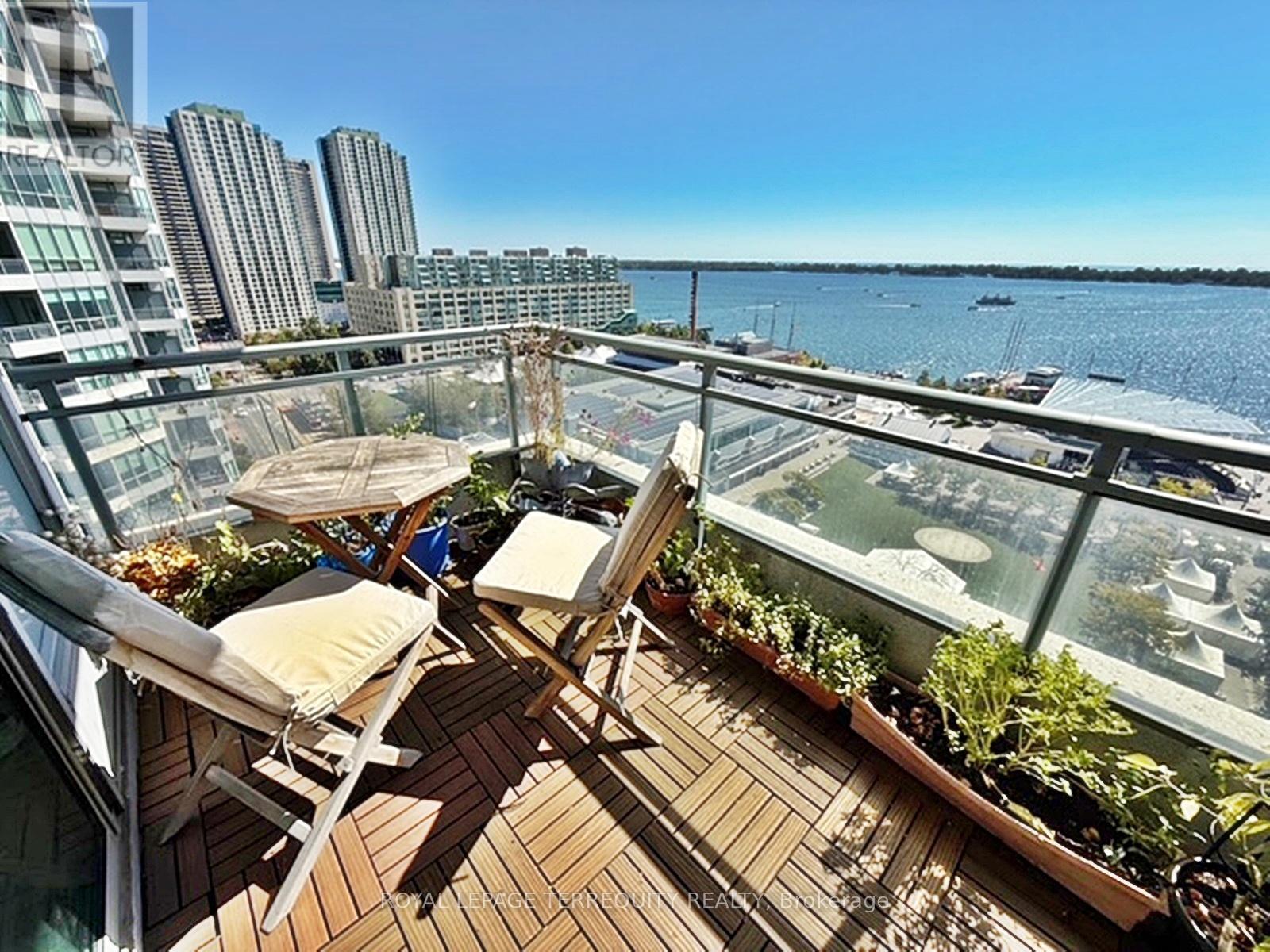 1818 - 230 Queens Quay W, Toronto (Waterfront Communities), Ontario  M5J 2Y7 - Photo 2 - C12407895