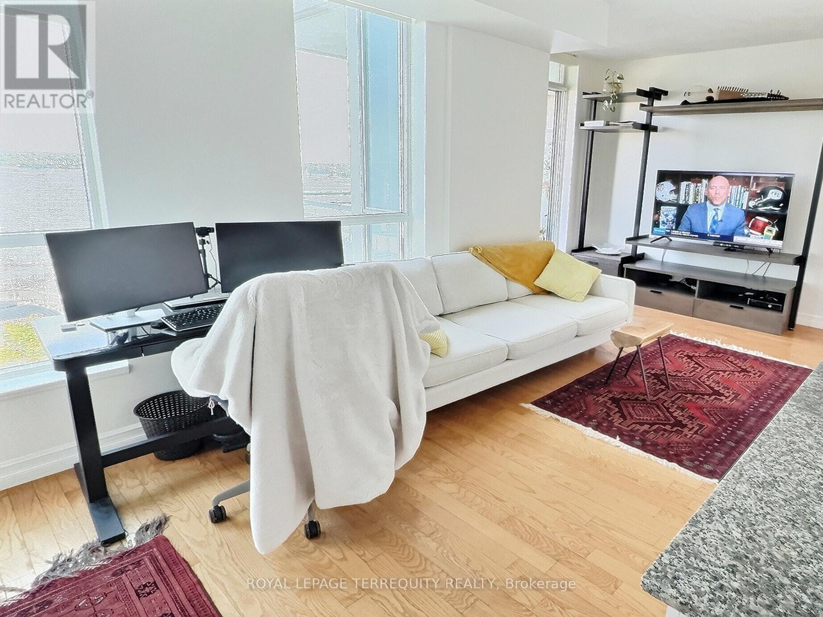 1818 - 230 Queens Quay W, Toronto (Waterfront Communities), Ontario  M5J 2Y7 - Photo 6 - C12407895