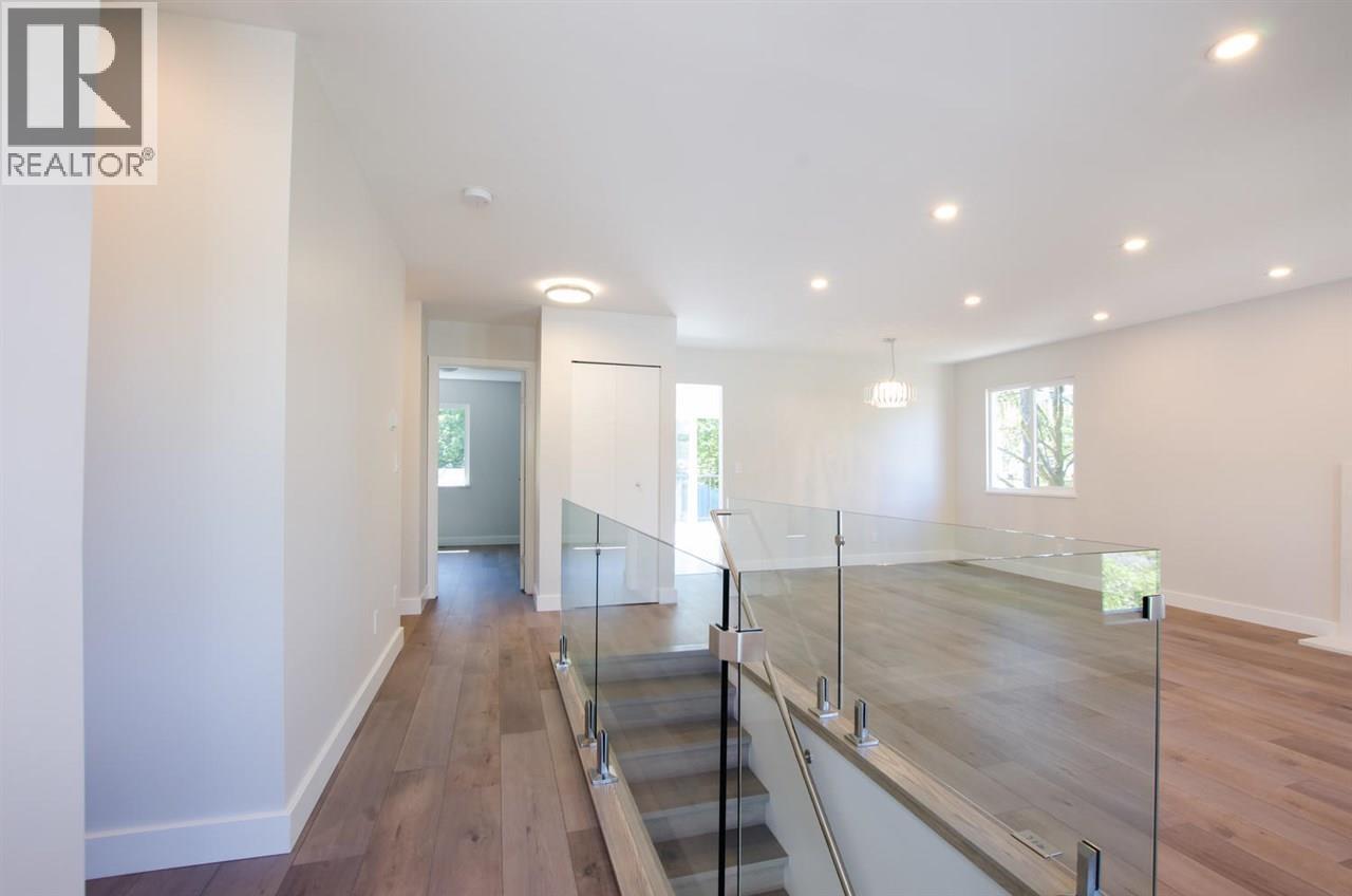2954 Bouthot Court, Coquitlam, British Columbia  V3C 4S2 - Photo 3 - R3049083