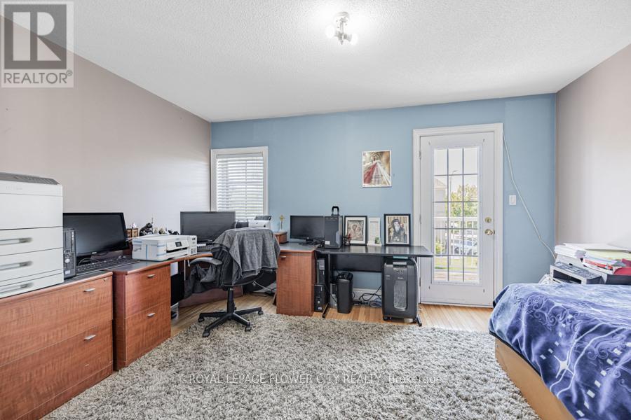 73 Hollywood Hill Circle, Vaughan, Ontario  L4H 2P4 - Photo 20 - N12410825