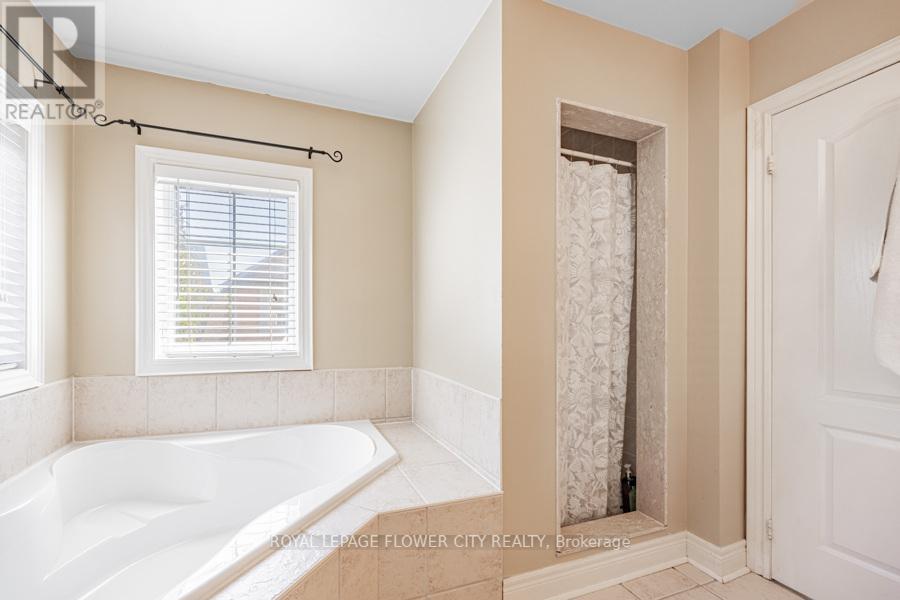73 Hollywood Hill Circle, Vaughan, Ontario  L4H 2P4 - Photo 25 - N12410825