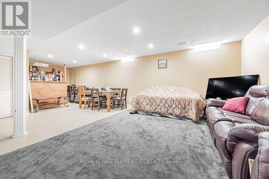 73 Hollywood Hill Circle, Vaughan, Ontario  L4H 2P4 - Photo 30 - N12410825