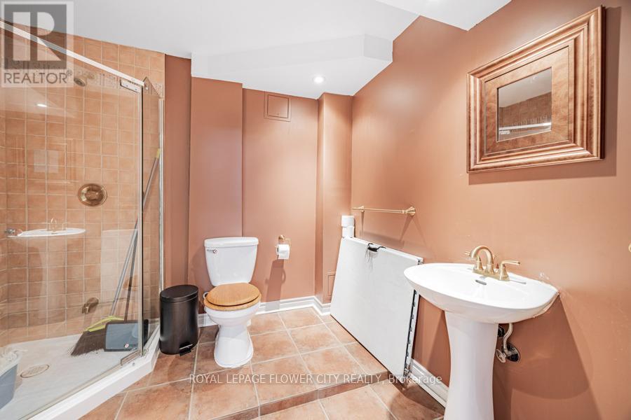 73 Hollywood Hill Circle, Vaughan, Ontario  L4H 2P4 - Photo 33 - N12410825