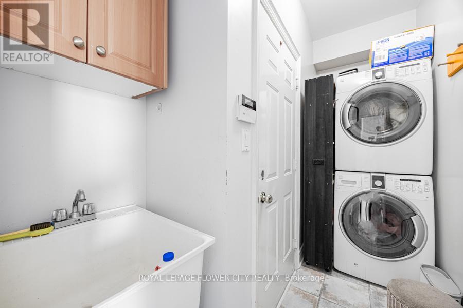 73 Hollywood Hill Circle, Vaughan, Ontario  L4H 2P4 - Photo 34 - N12410825