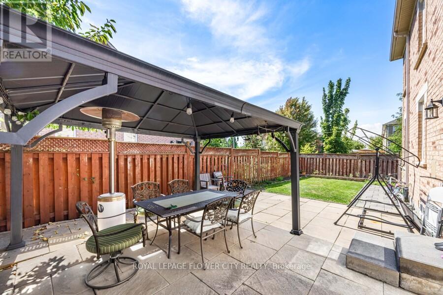 73 Hollywood Hill Circle, Vaughan, Ontario  L4H 2P4 - Photo 35 - N12410825