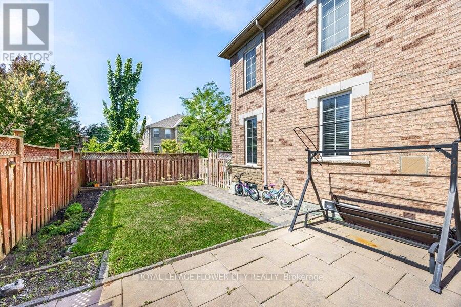 73 Hollywood Hill Circle, Vaughan, Ontario  L4H 2P4 - Photo 39 - N12410825