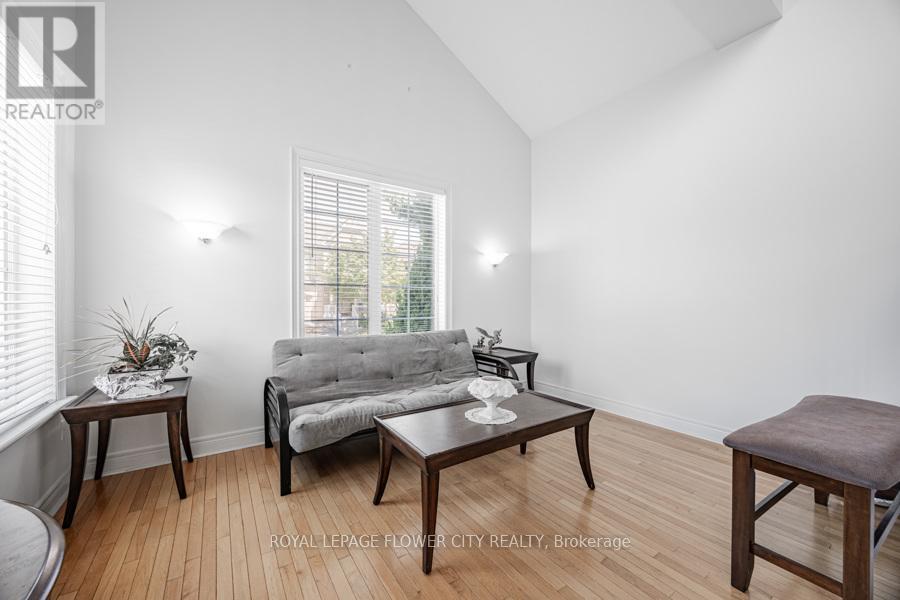 73 Hollywood Hill Circle, Vaughan, Ontario  L4H 2P4 - Photo 6 - N12410825