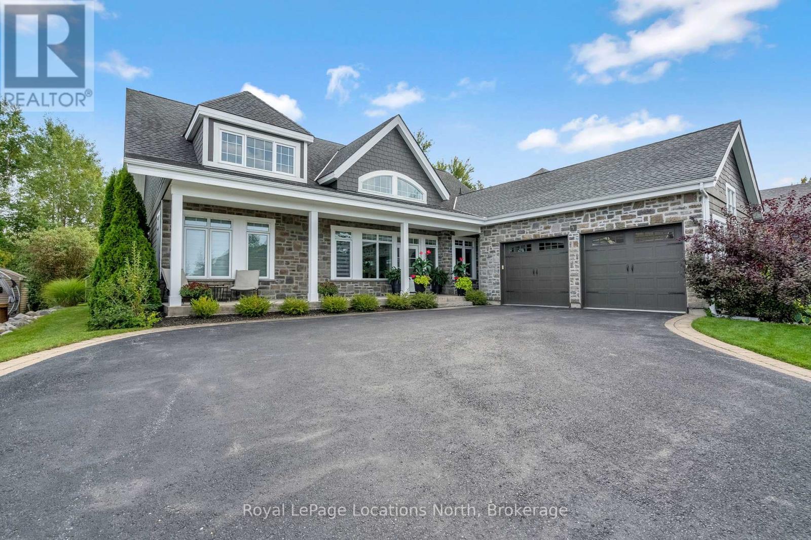 120 Landry Lane, Blue Mountains, Ontario  N0H 2P0 - Photo 3 - X12395933