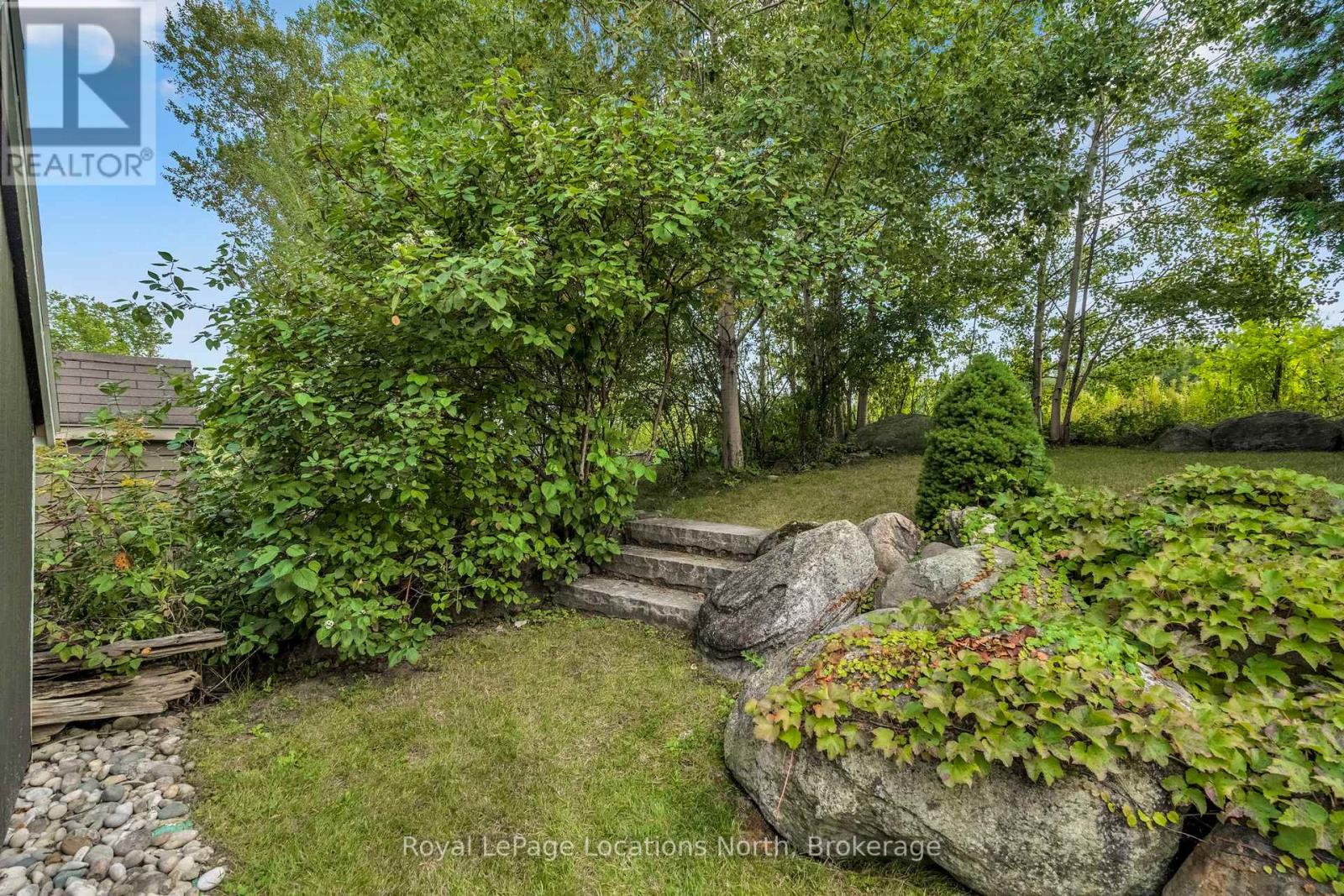 120 Landry Lane, Blue Mountains, Ontario  N0H 2P0 - Photo 42 - X12395933
