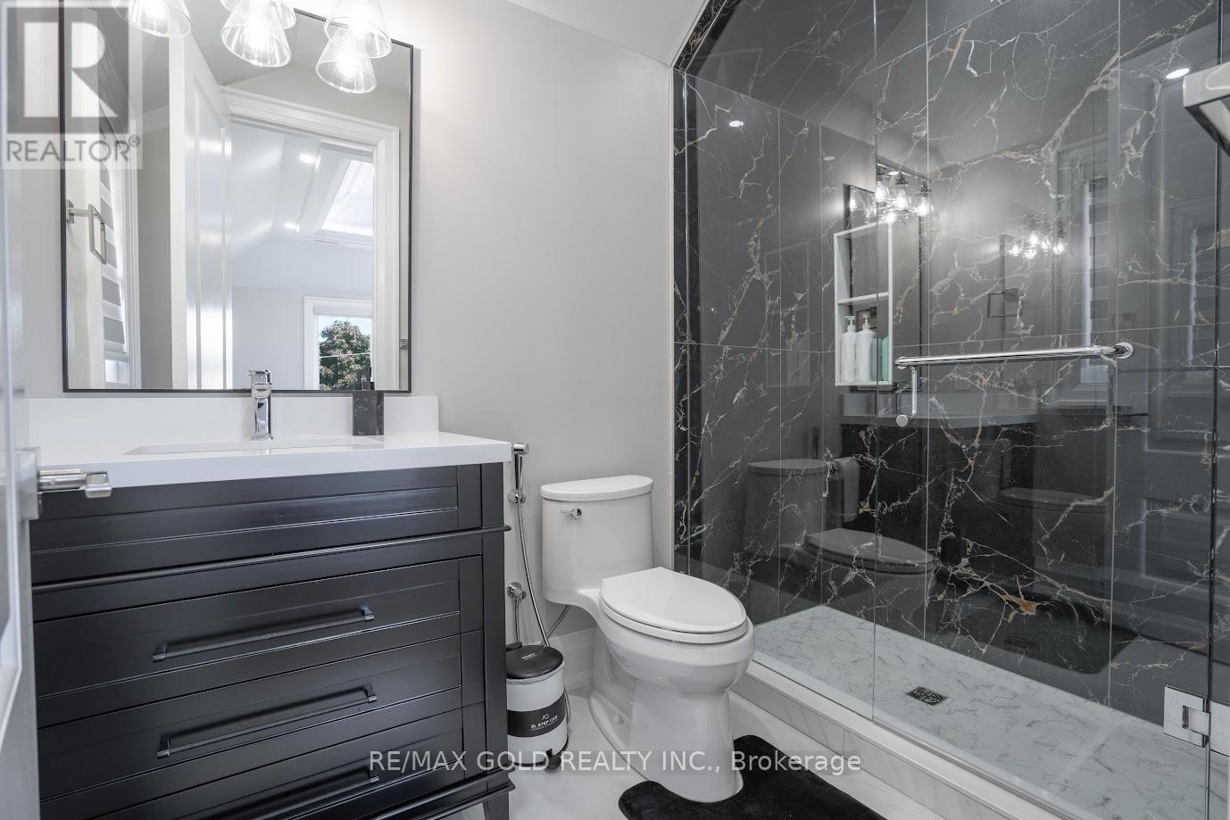 19 Maldaver Avenue, Mississauga, Ontario  L5M 1W4 - Photo 30 - W12410820