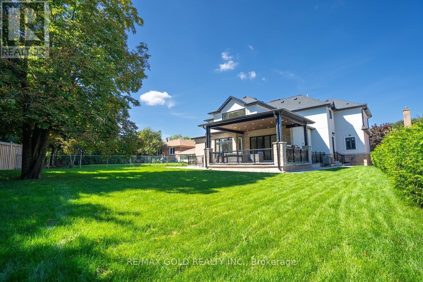 19 Maldaver Avenue, Mississauga, Ontario  L5M 1W4 - Photo 5 - W12410820