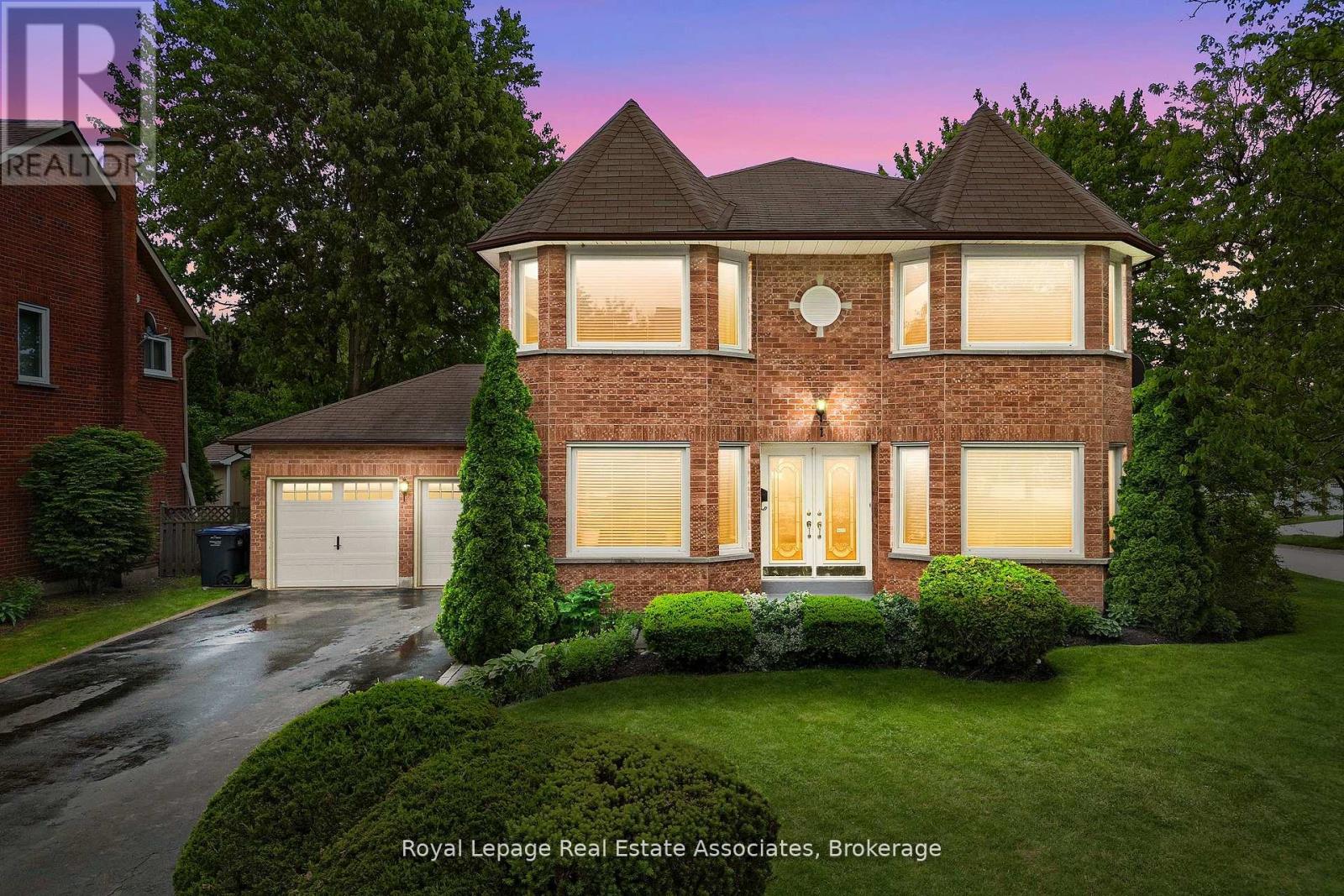 1 Brookbank Court, Brampton, Ontario  L6Z 3G2 - Photo 1 - W12410828