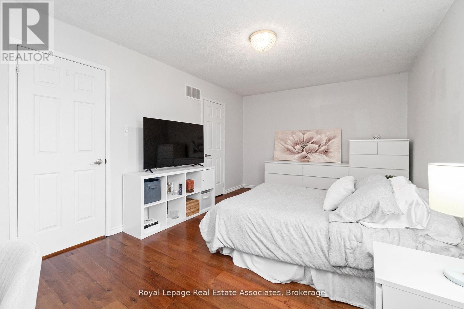 1 Brookbank Court, Brampton, Ontario  L6Z 3G2 - Photo 25 - W12410828