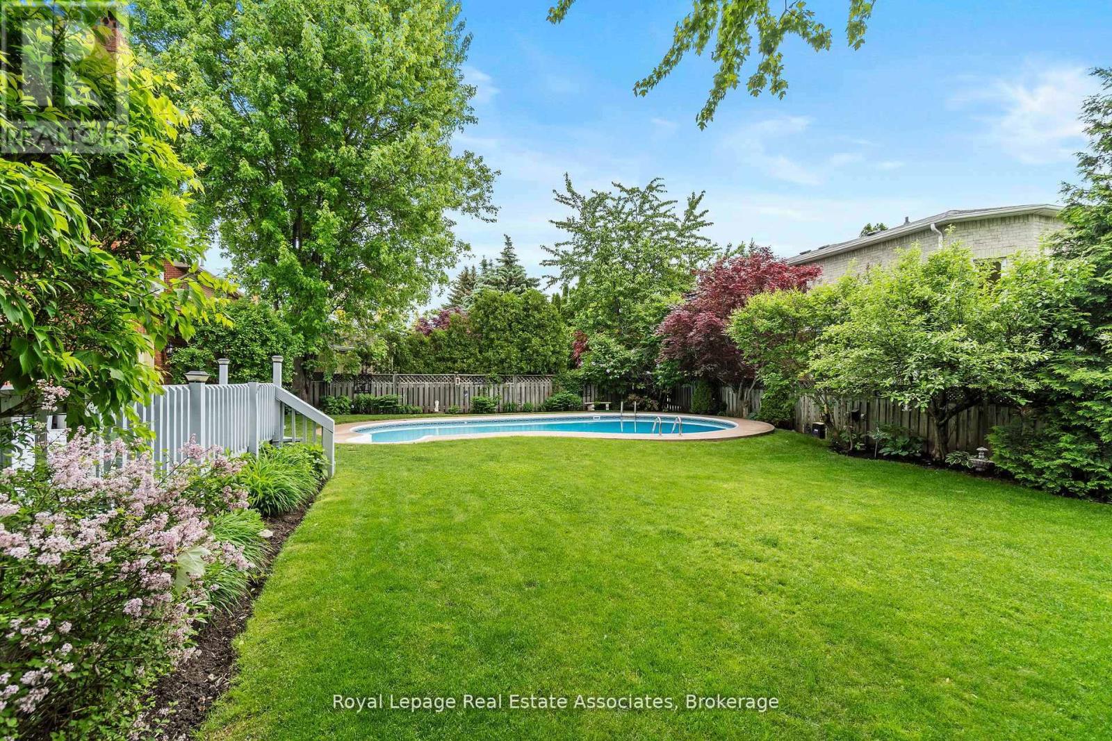 1 Brookbank Court, Brampton, Ontario  L6Z 3G2 - Photo 33 - W12410828
