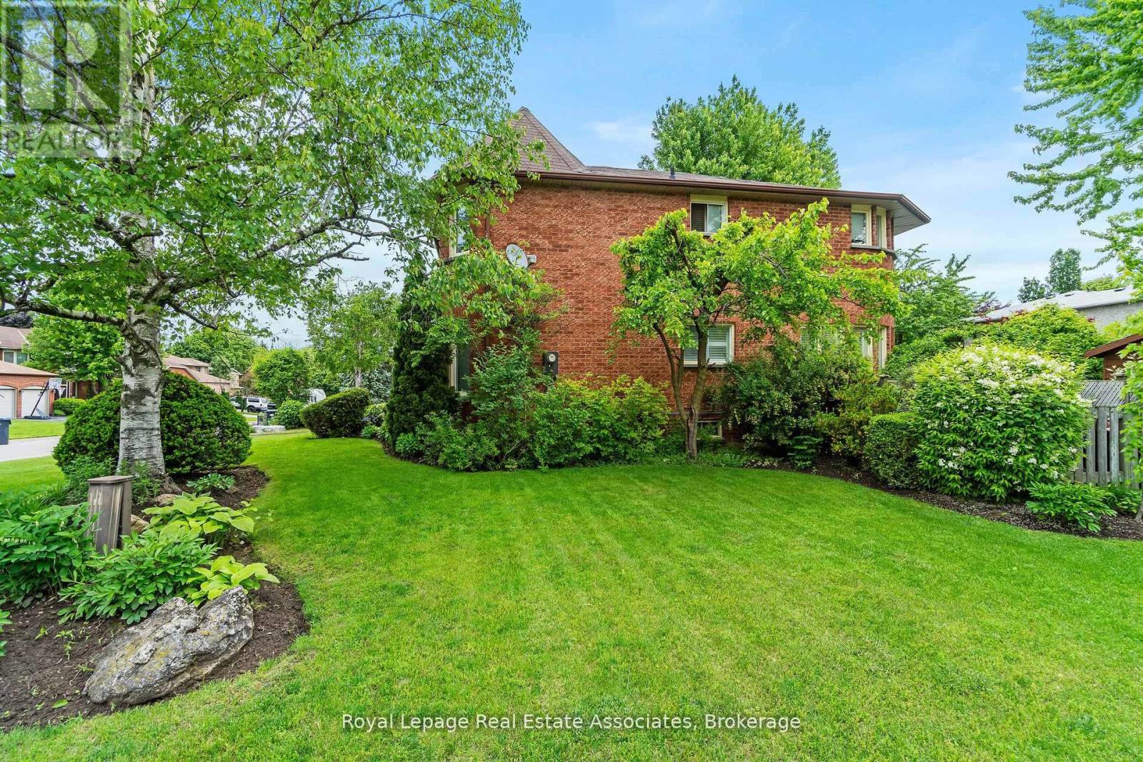 1 Brookbank Court, Brampton, Ontario  L6Z 3G2 - Photo 36 - W12410828