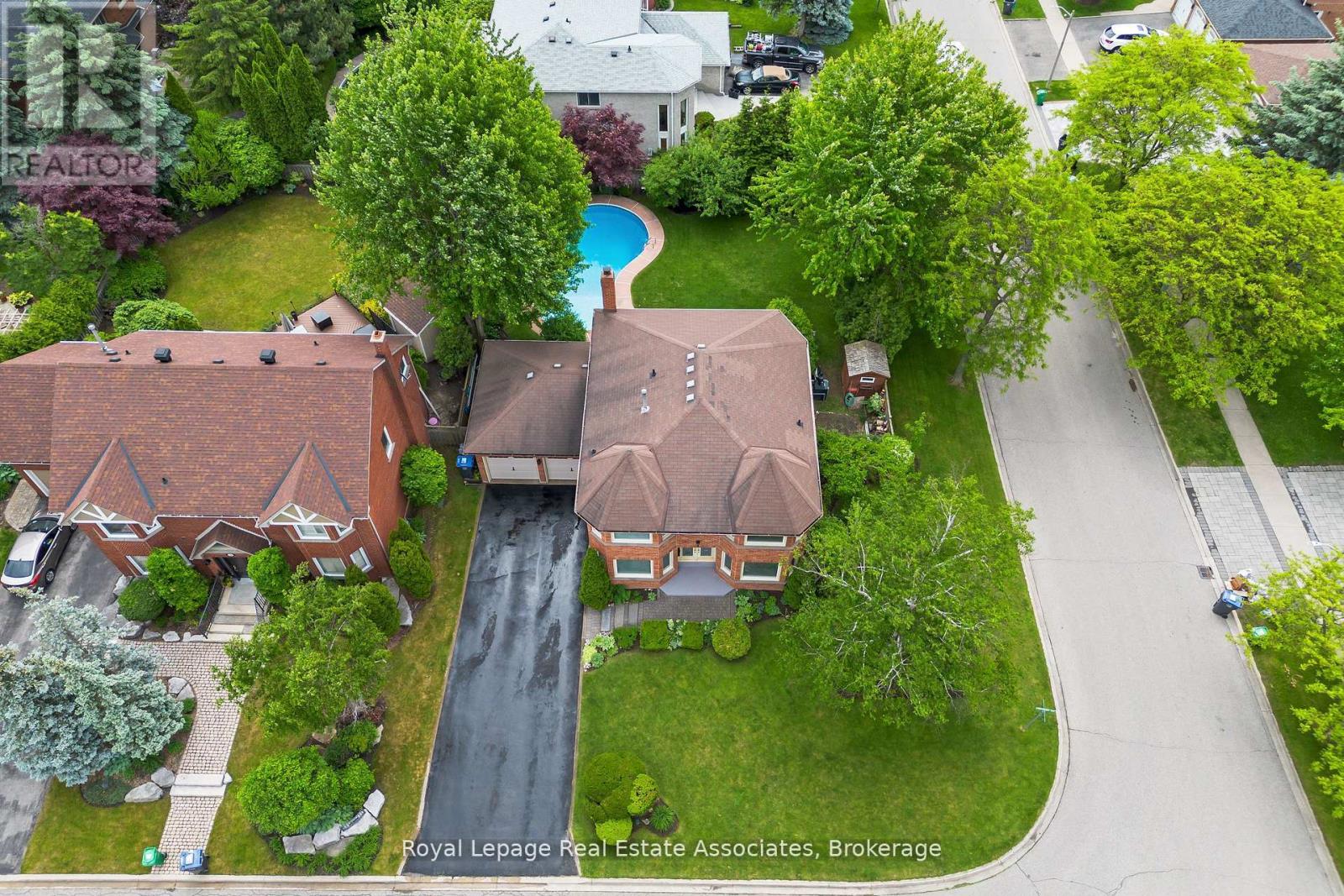 1 Brookbank Court, Brampton, Ontario  L6Z 3G2 - Photo 43 - W12410828