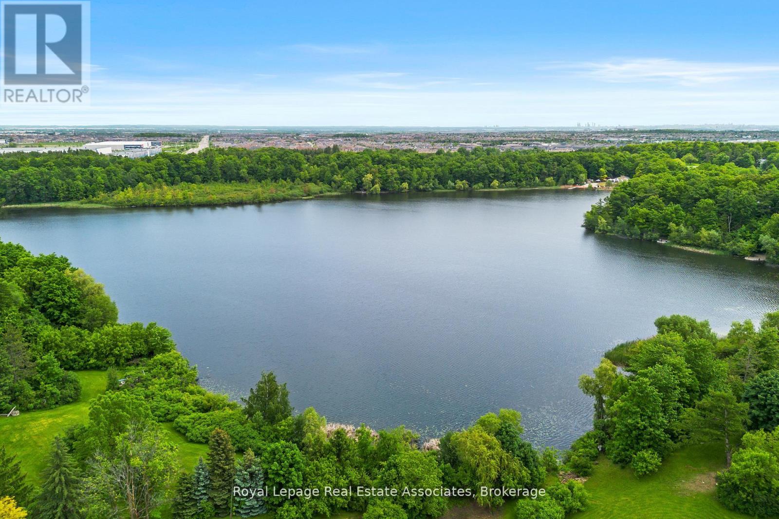 1 Brookbank Court, Brampton, Ontario  L6Z 3G2 - Photo 46 - W12410828
