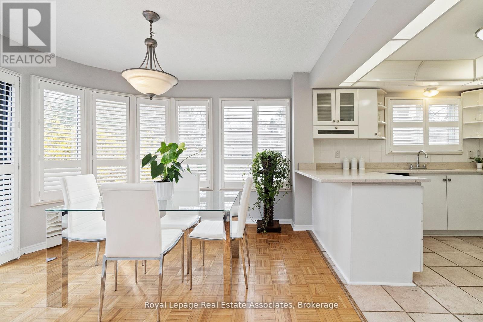1 Brookbank Court, Brampton, Ontario  L6Z 3G2 - Photo 7 - W12410828