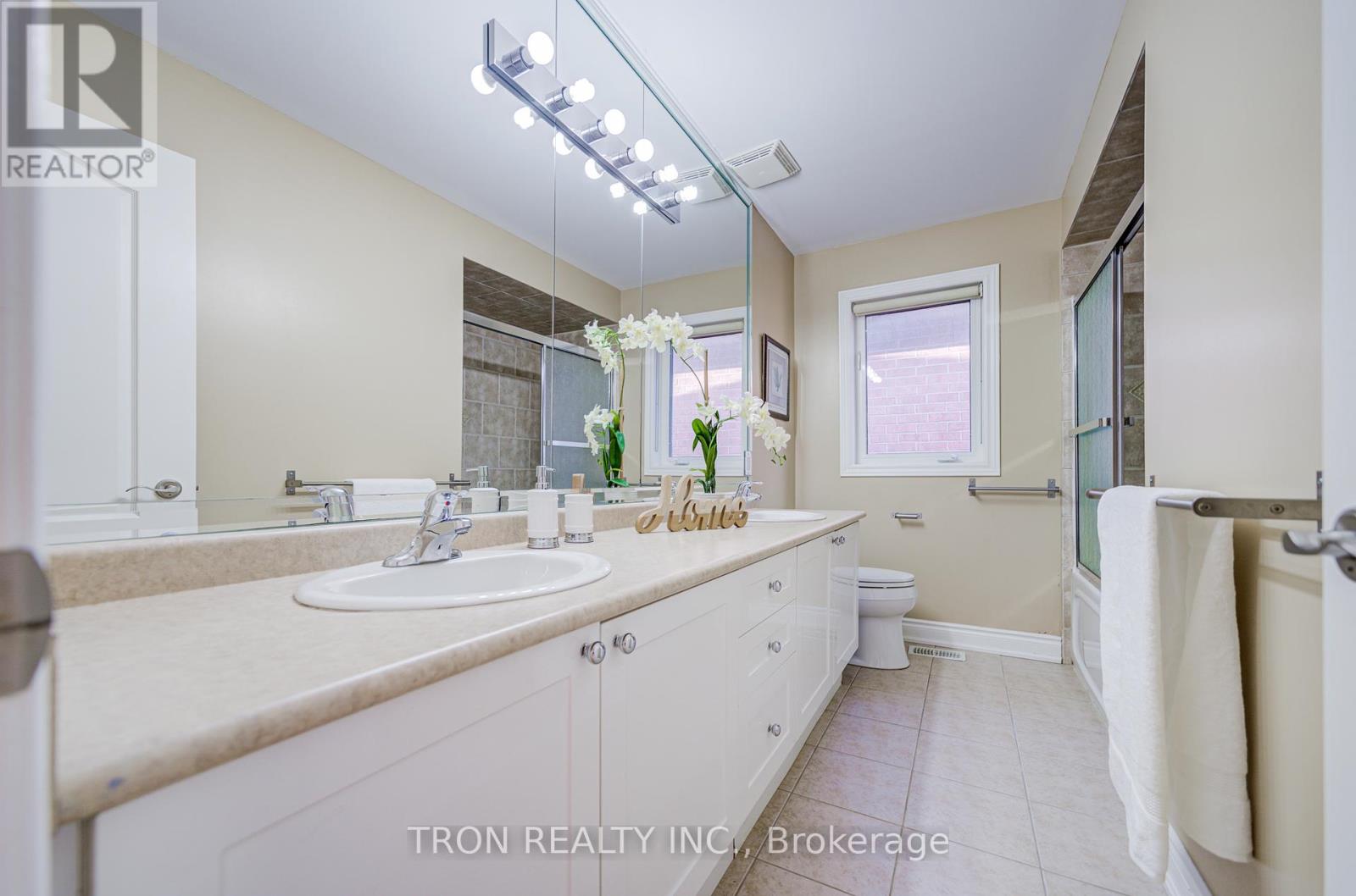 454 The Bridle Walk, Markham, Ontario  L6C 2Y3 - Photo 31 - N12408418
