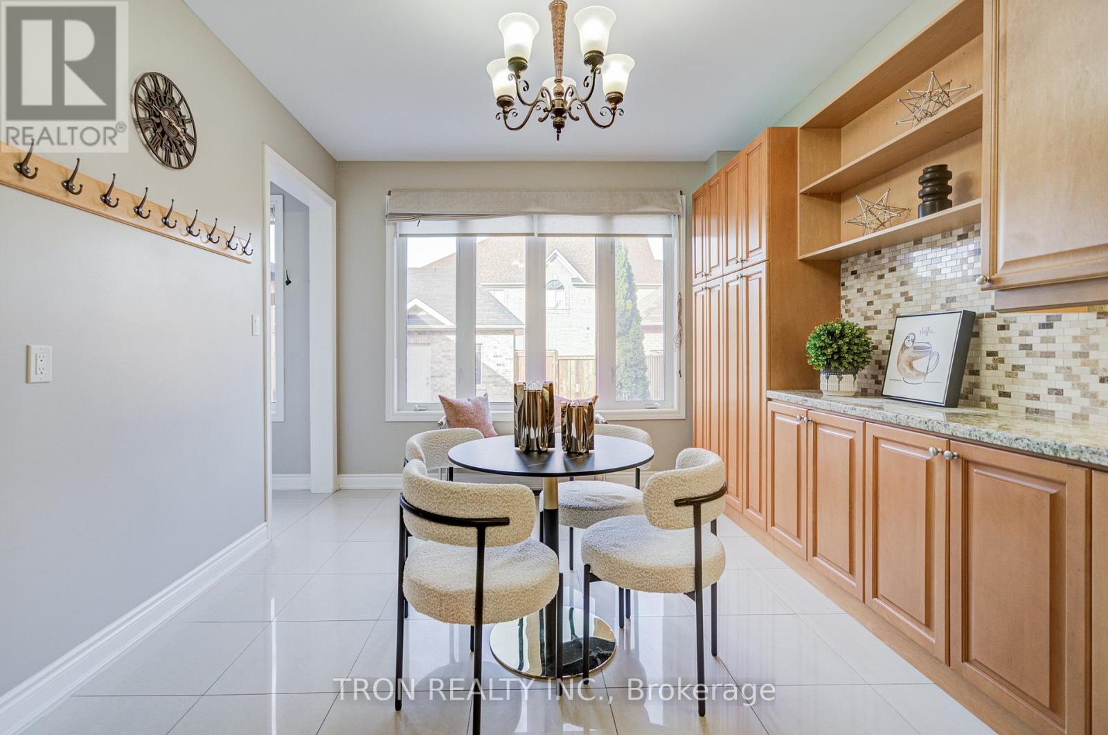 454 The Bridle Walk, Markham, Ontario  L6C 2Y3 - Photo 24 - N12408418