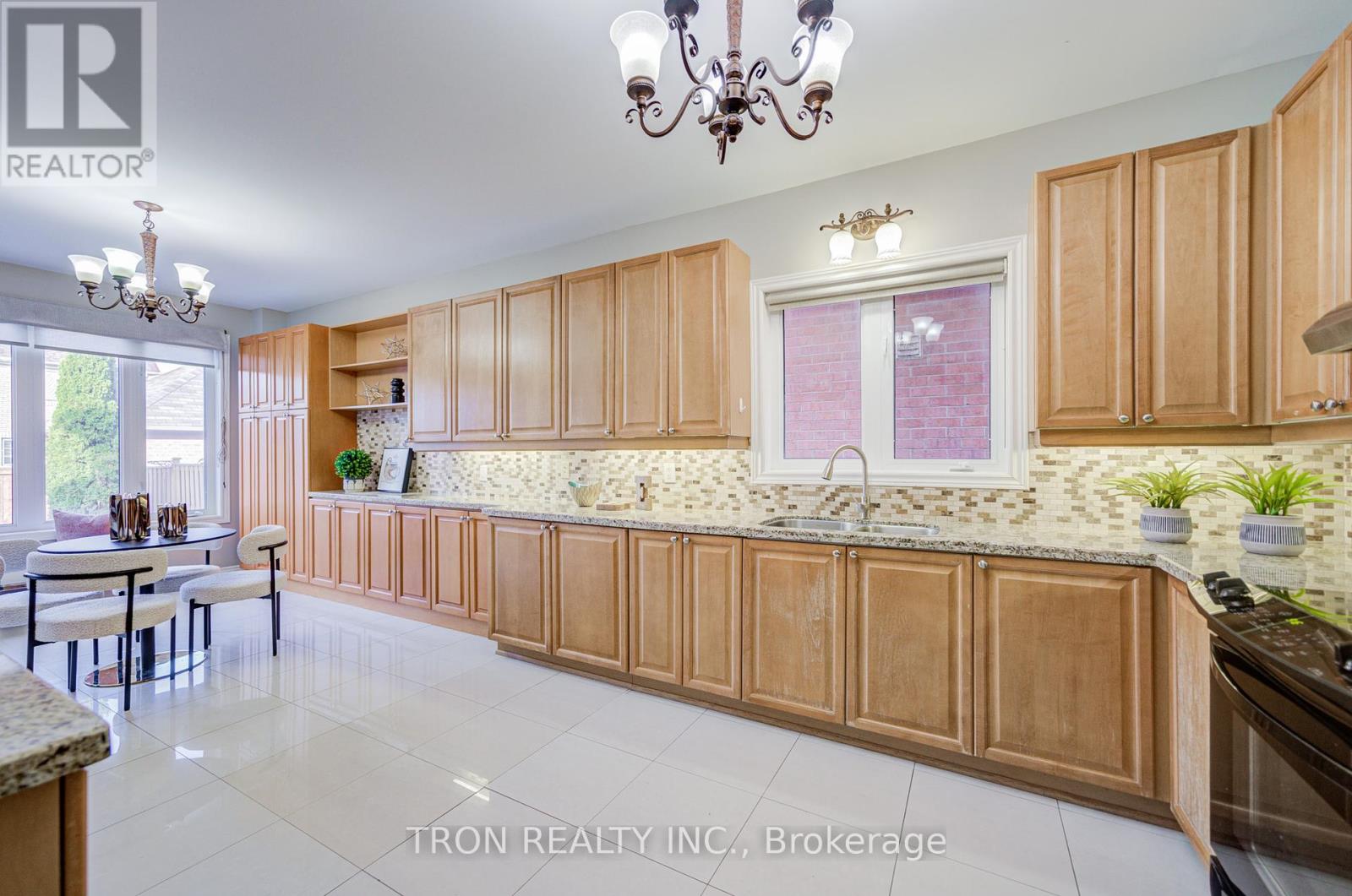 454 The Bridle Walk, Markham, Ontario  L6C 2Y3 - Photo 22 - N12408418