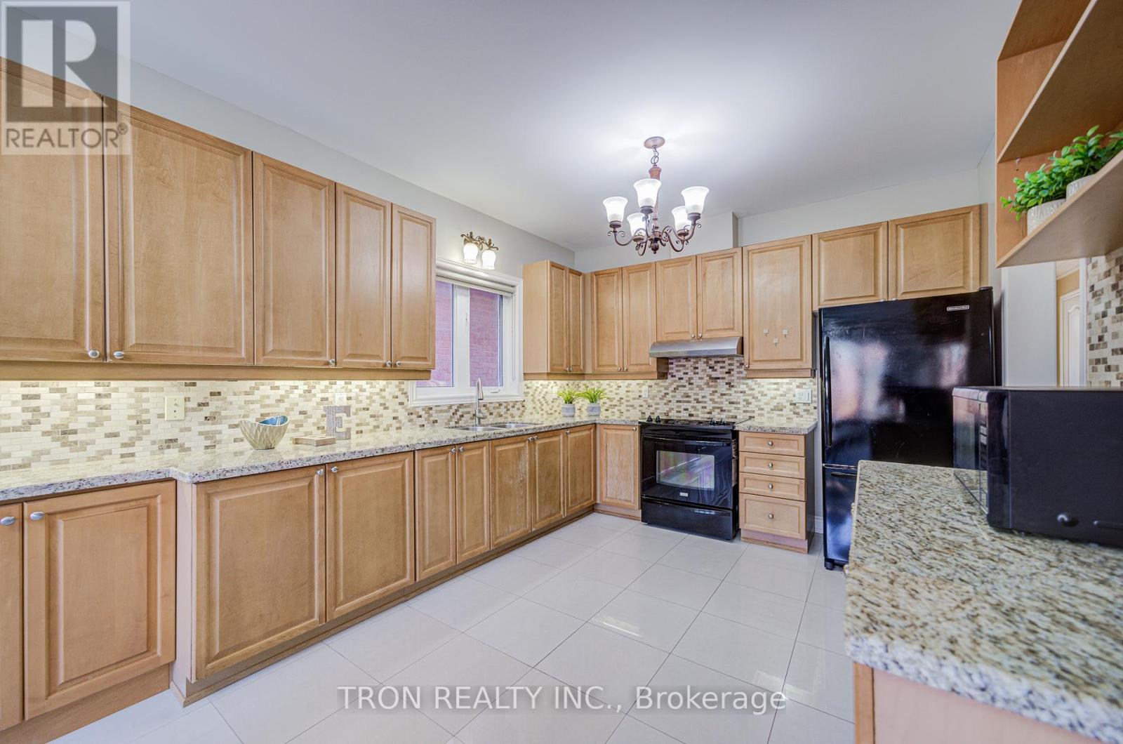 454 The Bridle Walk, Markham, Ontario  L6C 2Y3 - Photo 23 - N12408418