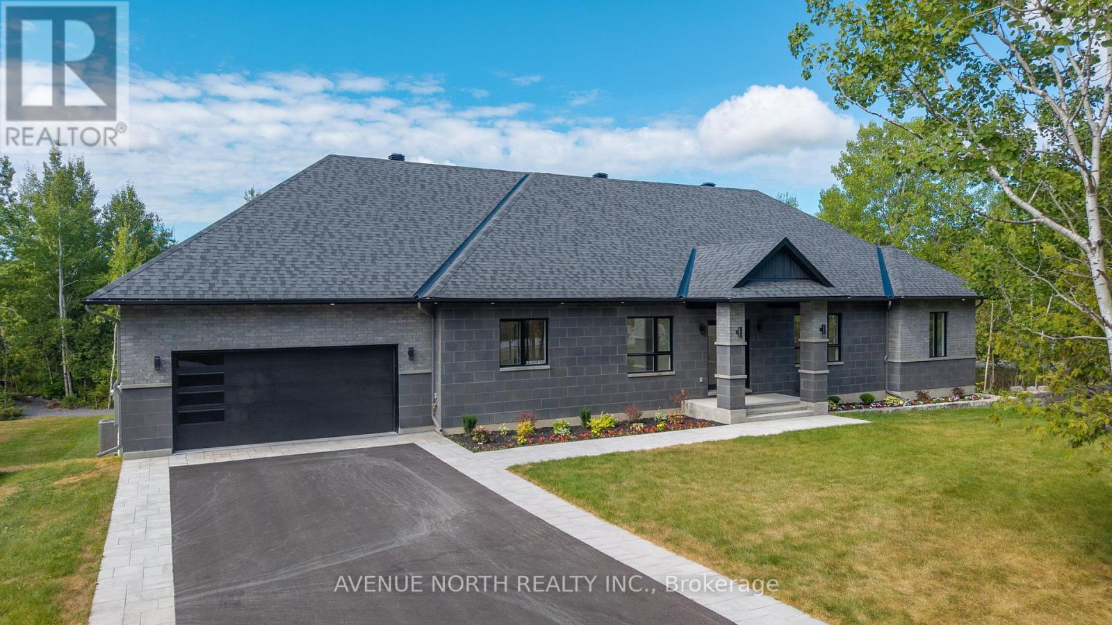 135 CHERRY HILL DRIVE, ottawa, Ontario