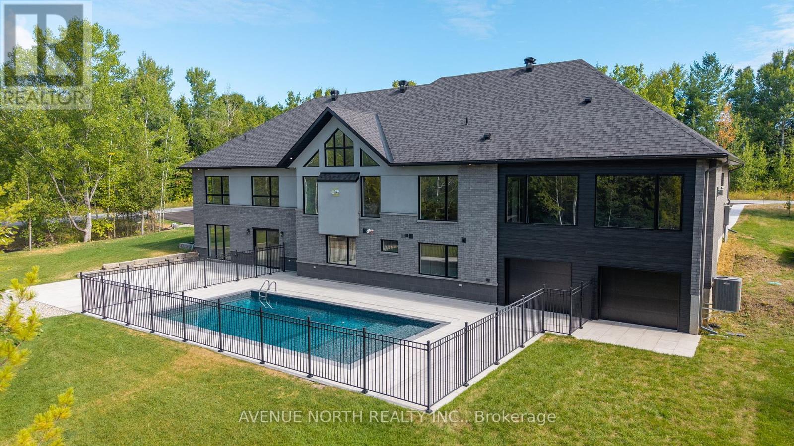 135 Cherry Hill Drive, Ottawa, Ontario  K0A 1L0 - Photo 2 - X12410846